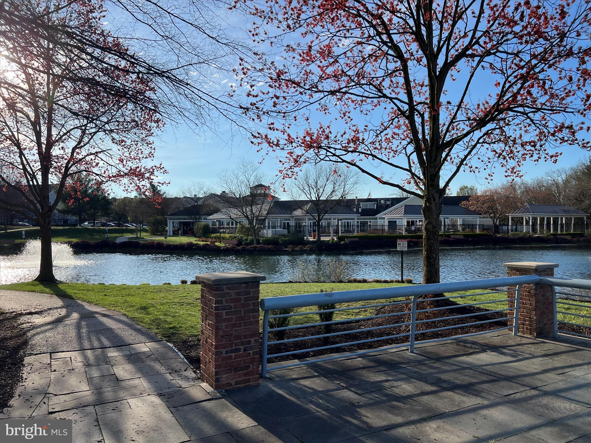 SUMMIT CHASE - Residential