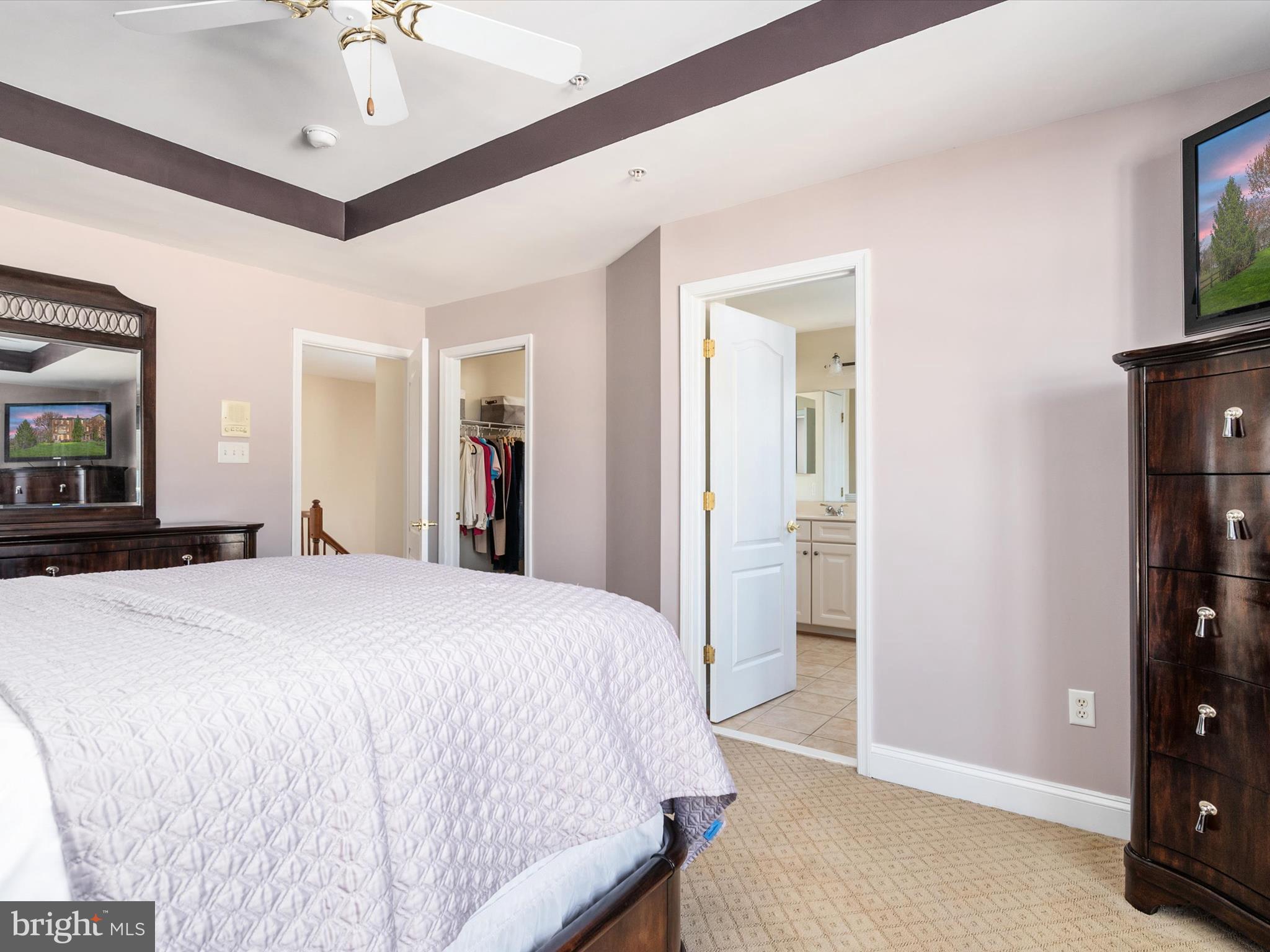 SUMMIT CHASE - Residential