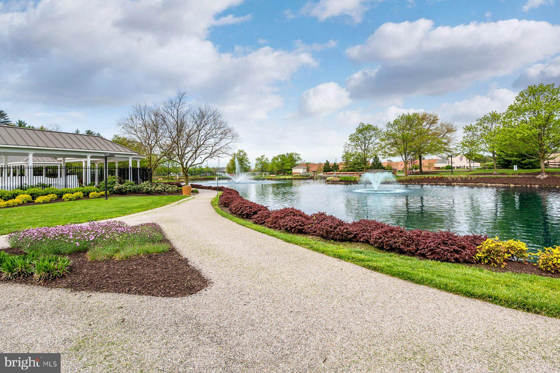 SUMMIT CHASE - Residential