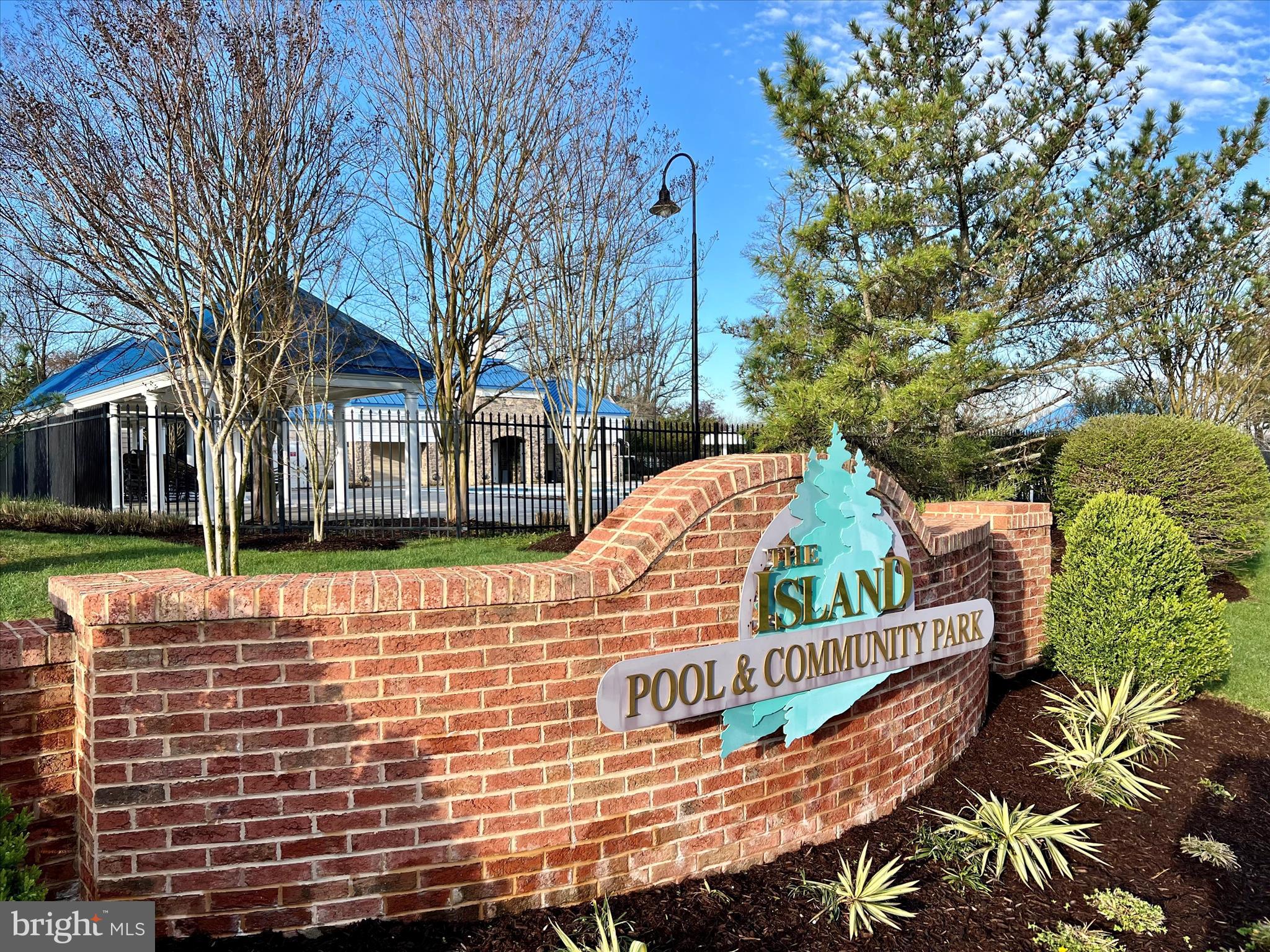 SUMMIT CHASE - Residential