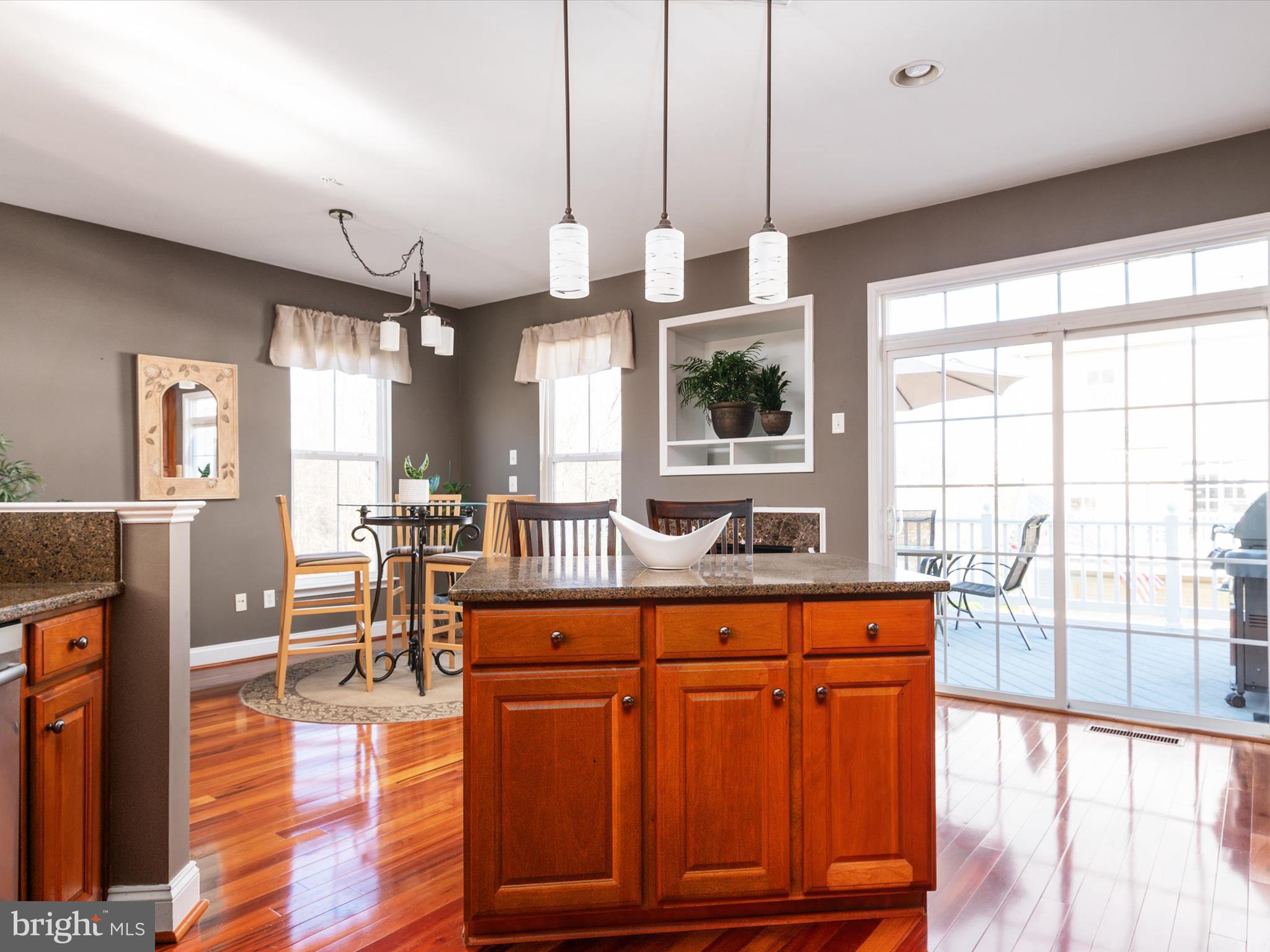 SUMMIT CHASE - Residential