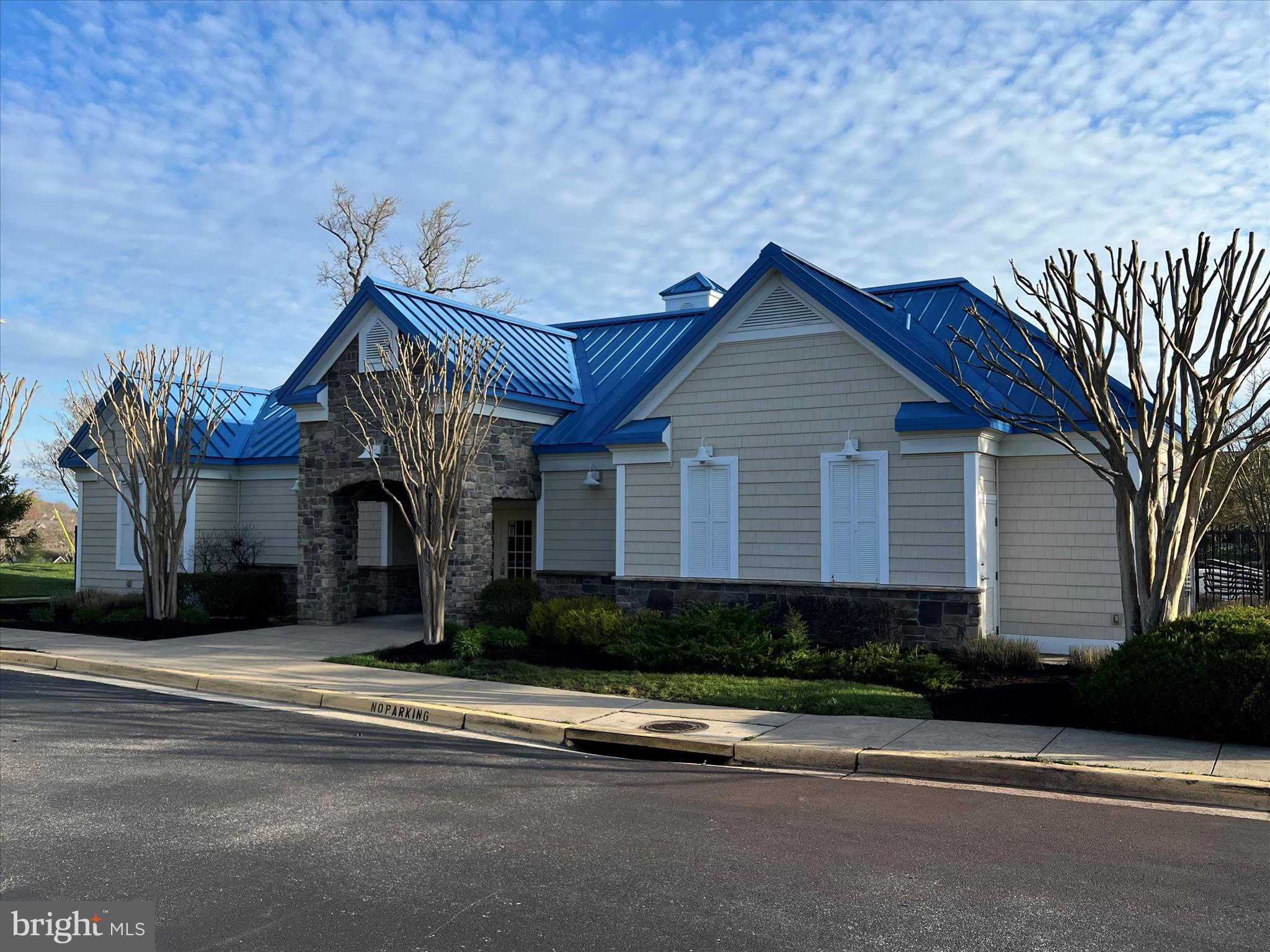 SUMMIT CHASE - Residential