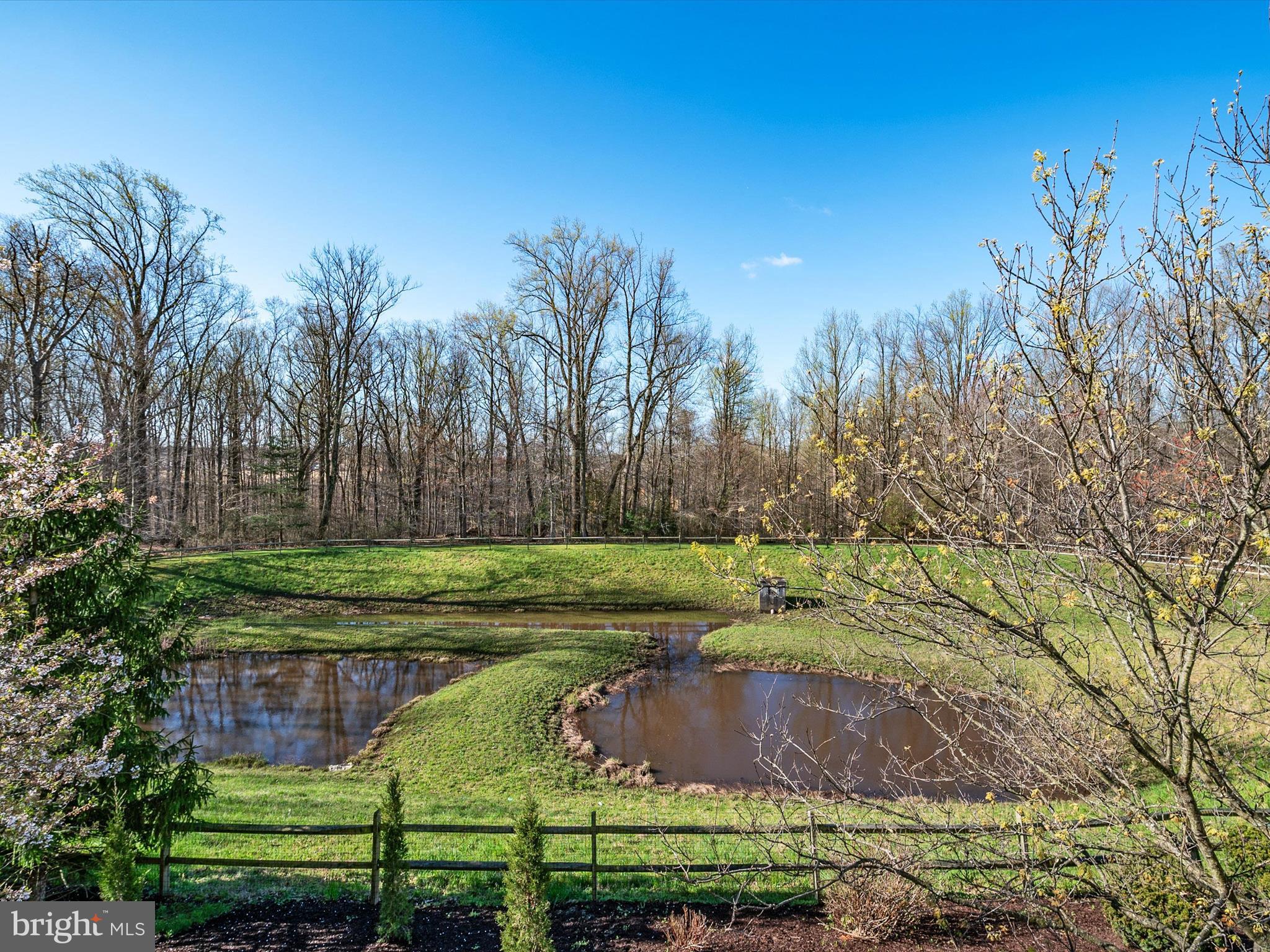 SUMMIT CHASE - Residential