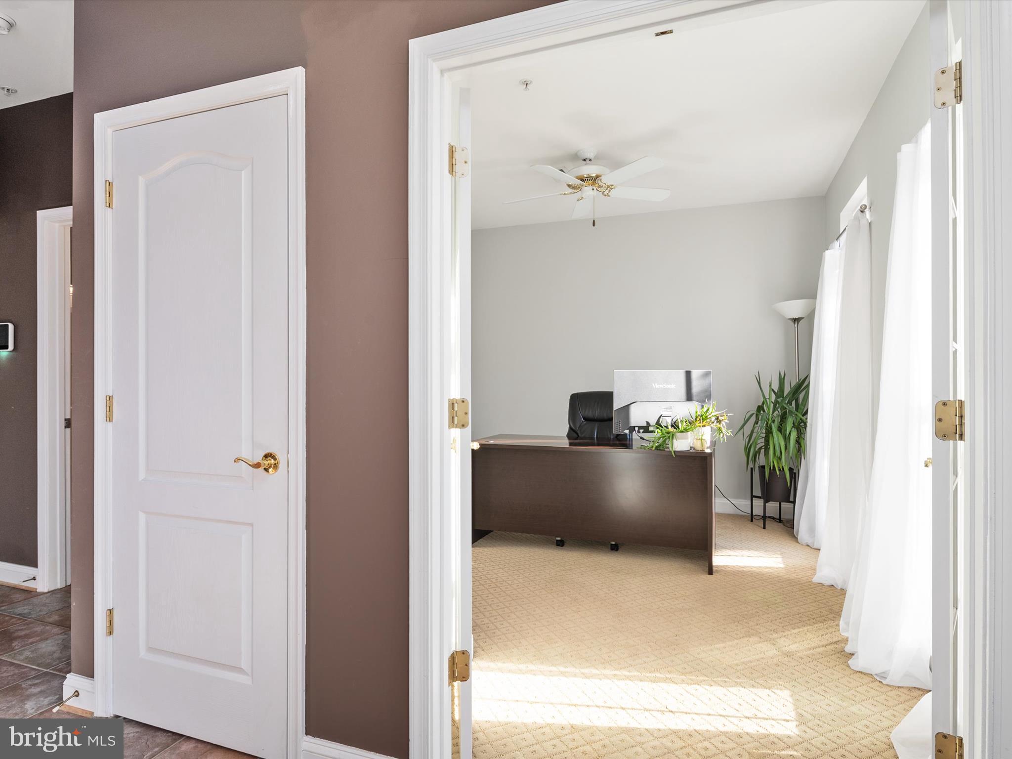 SUMMIT CHASE - Residential