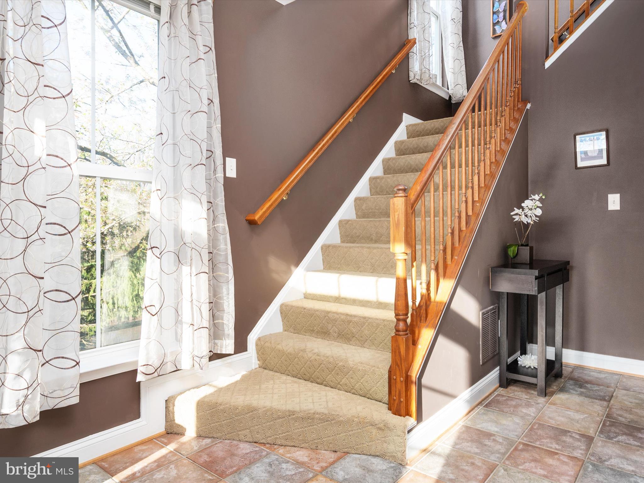 SUMMIT CHASE - Residential