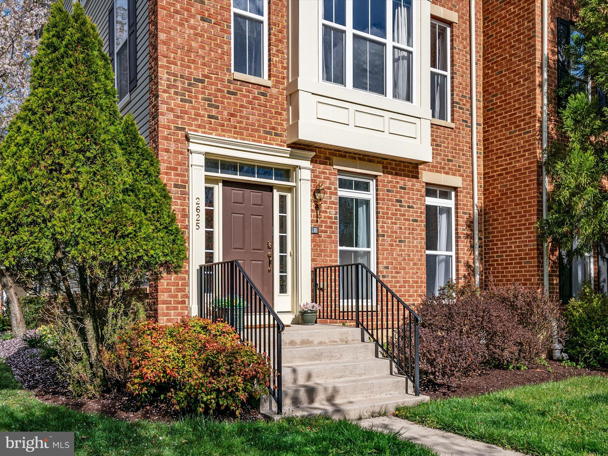 SUMMIT CHASE - Residential