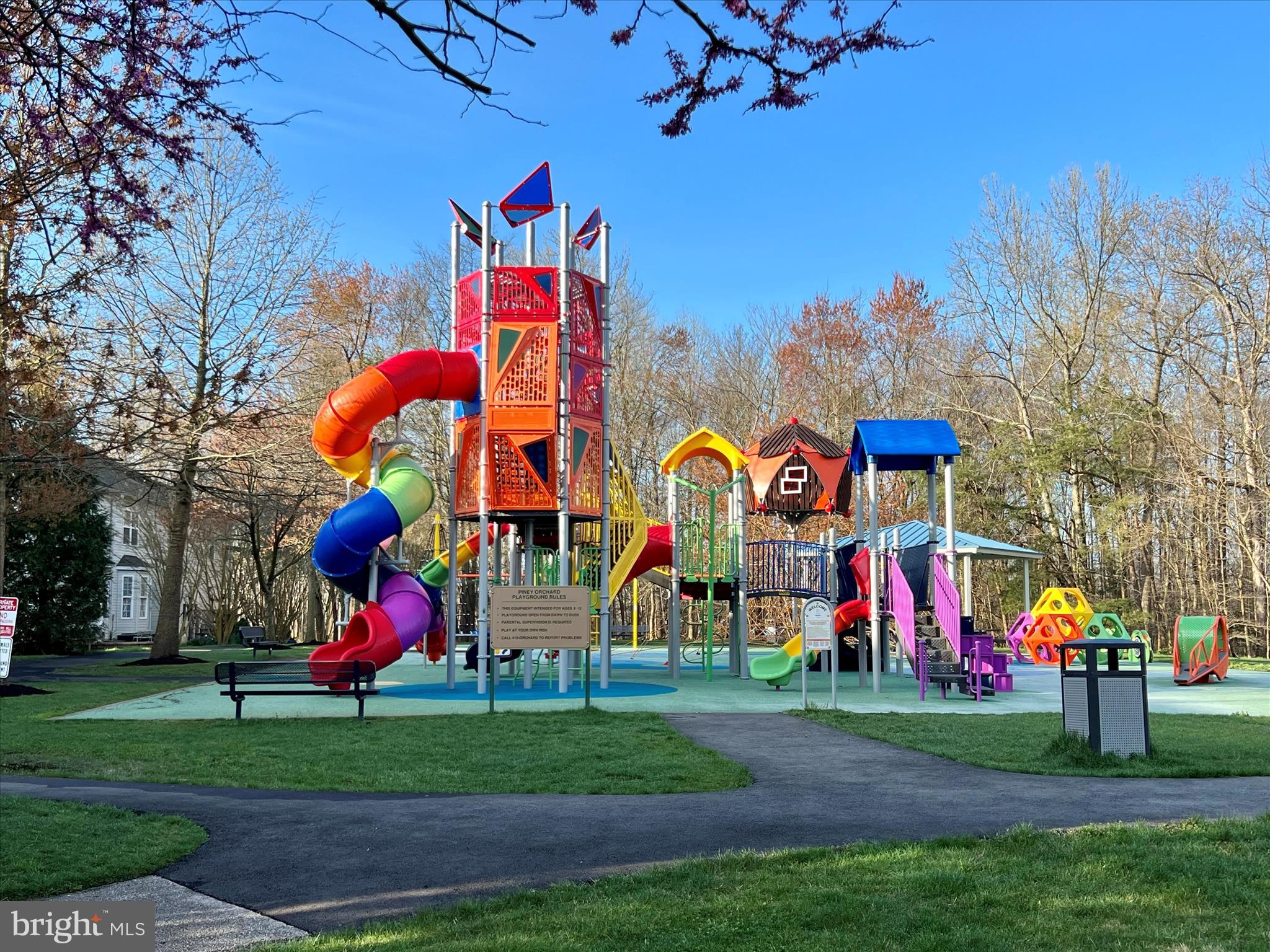 SUMMIT CHASE - Residential