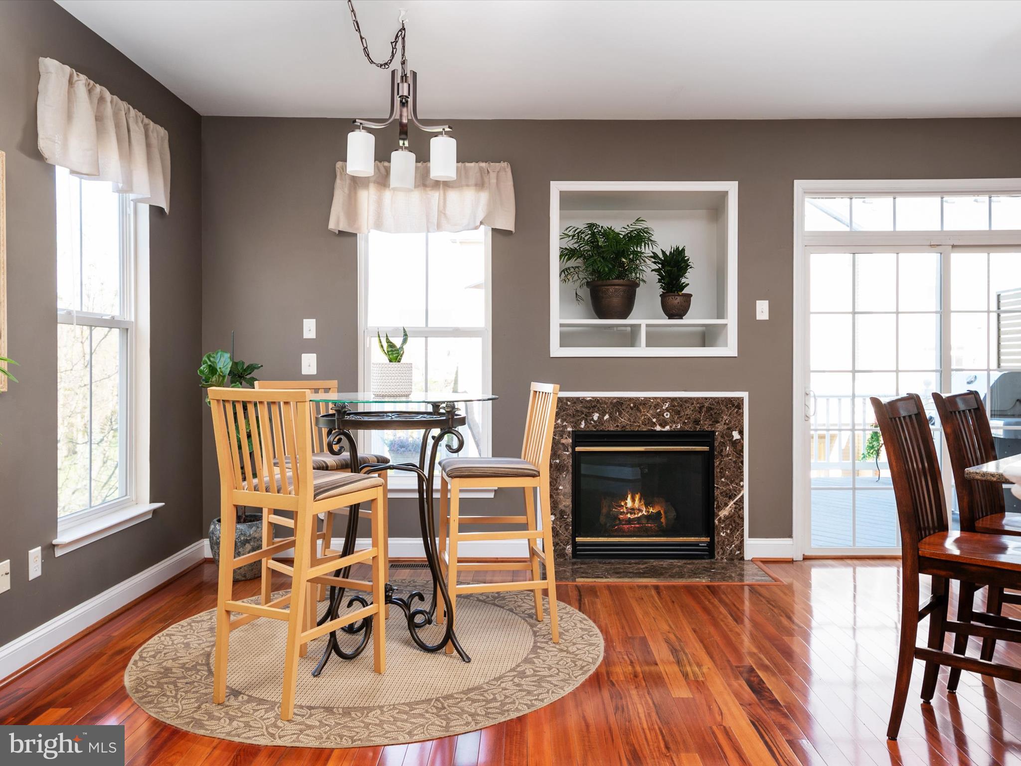 SUMMIT CHASE - Residential