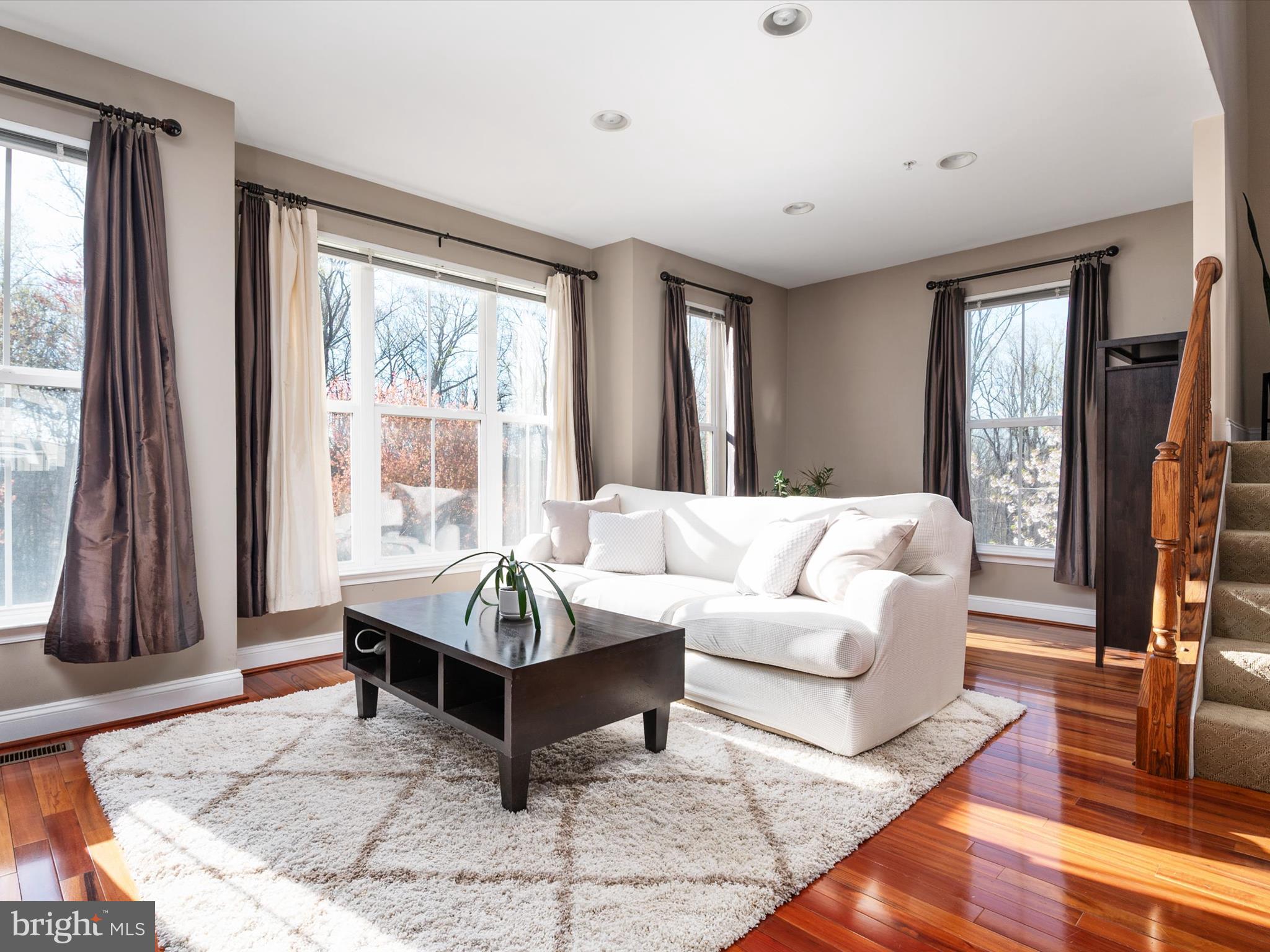 SUMMIT CHASE - Residential