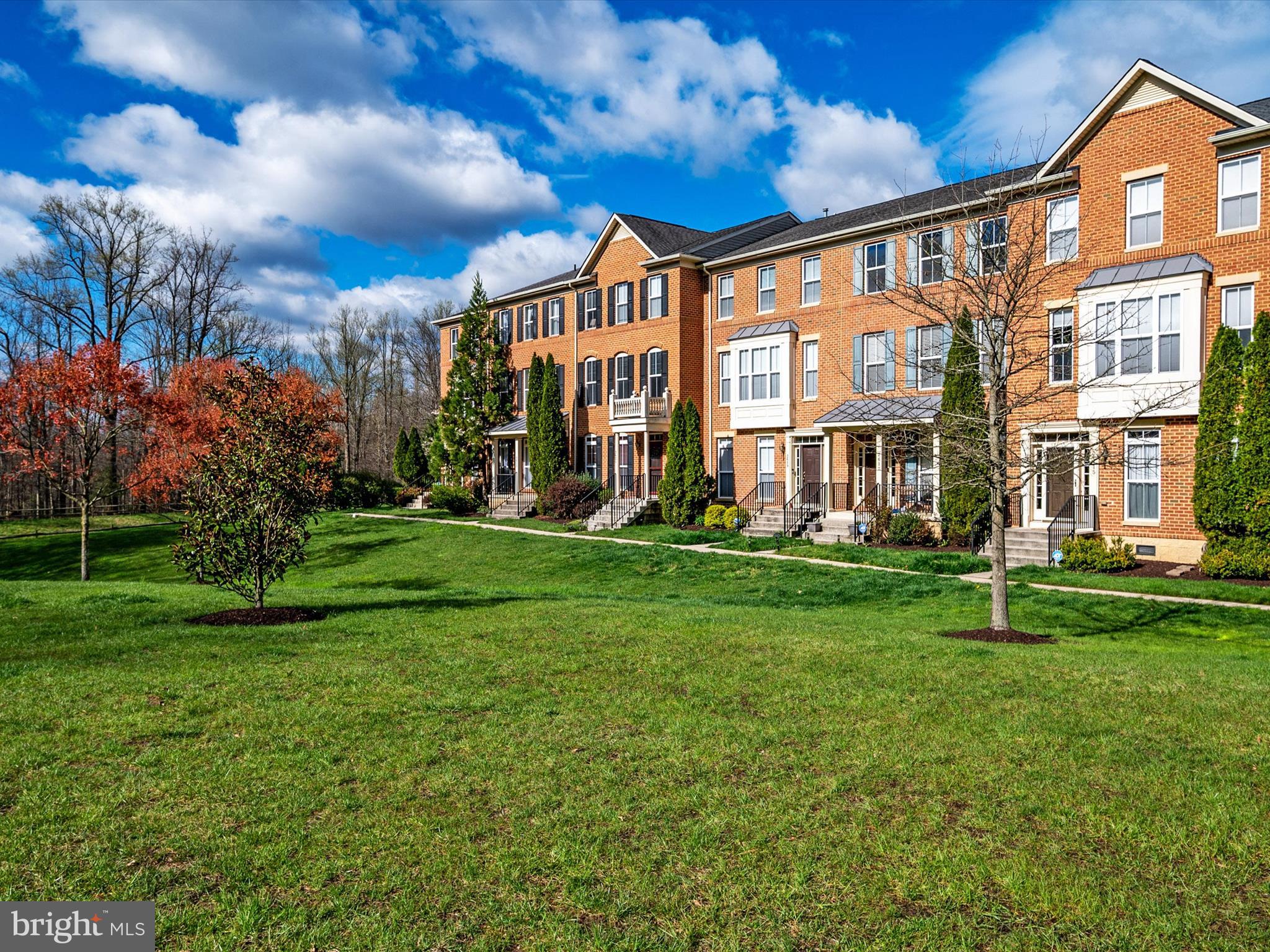 SUMMIT CHASE - Residential