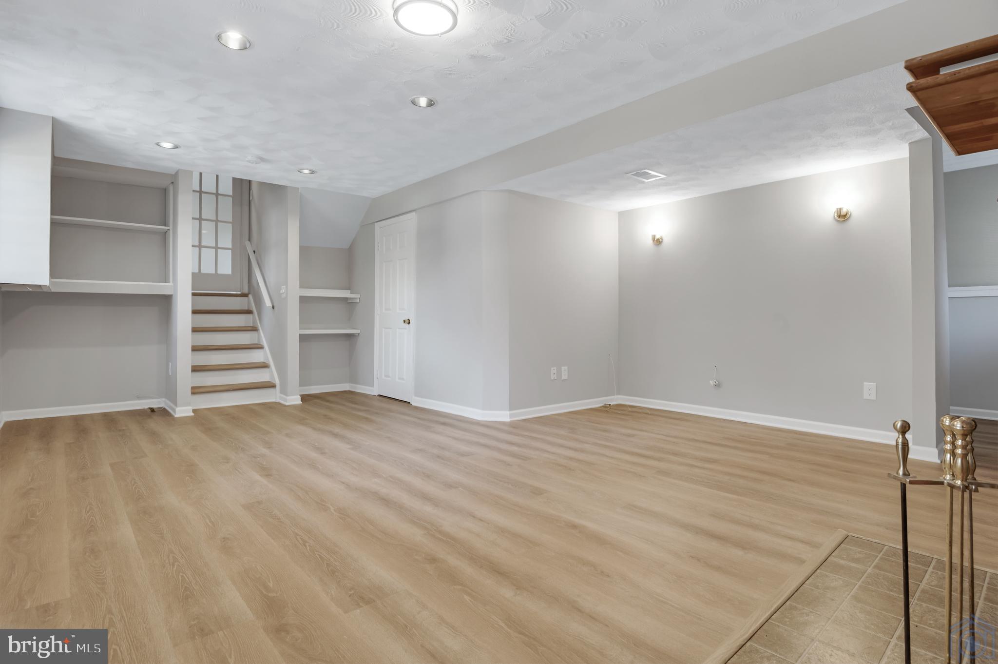 OLD FORT HILLS PLAT FIVE - Residential Lease