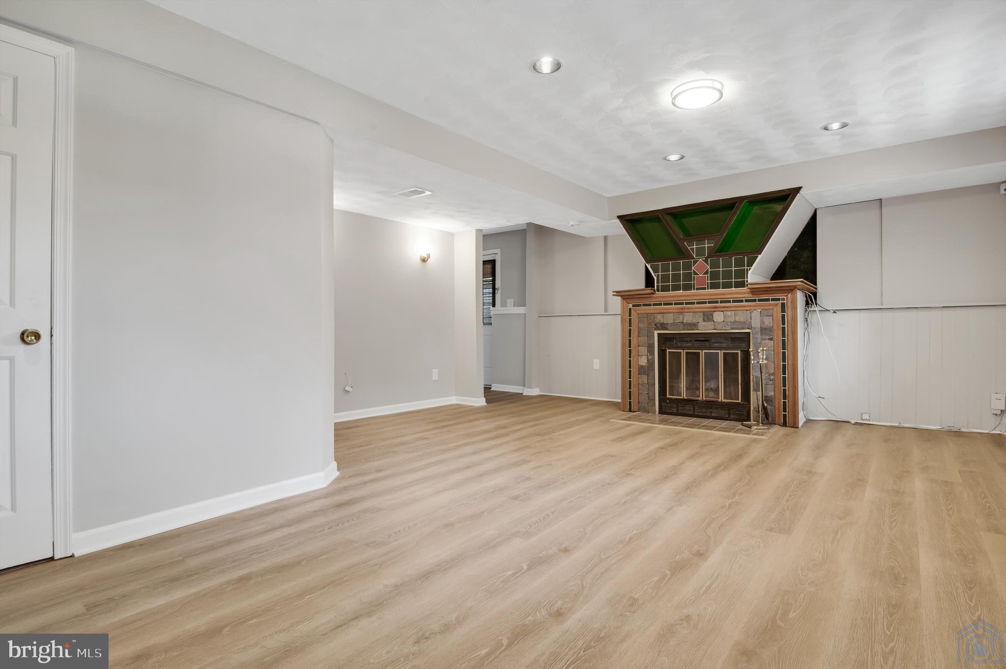 OLD FORT HILLS PLAT FIVE - Residential Lease