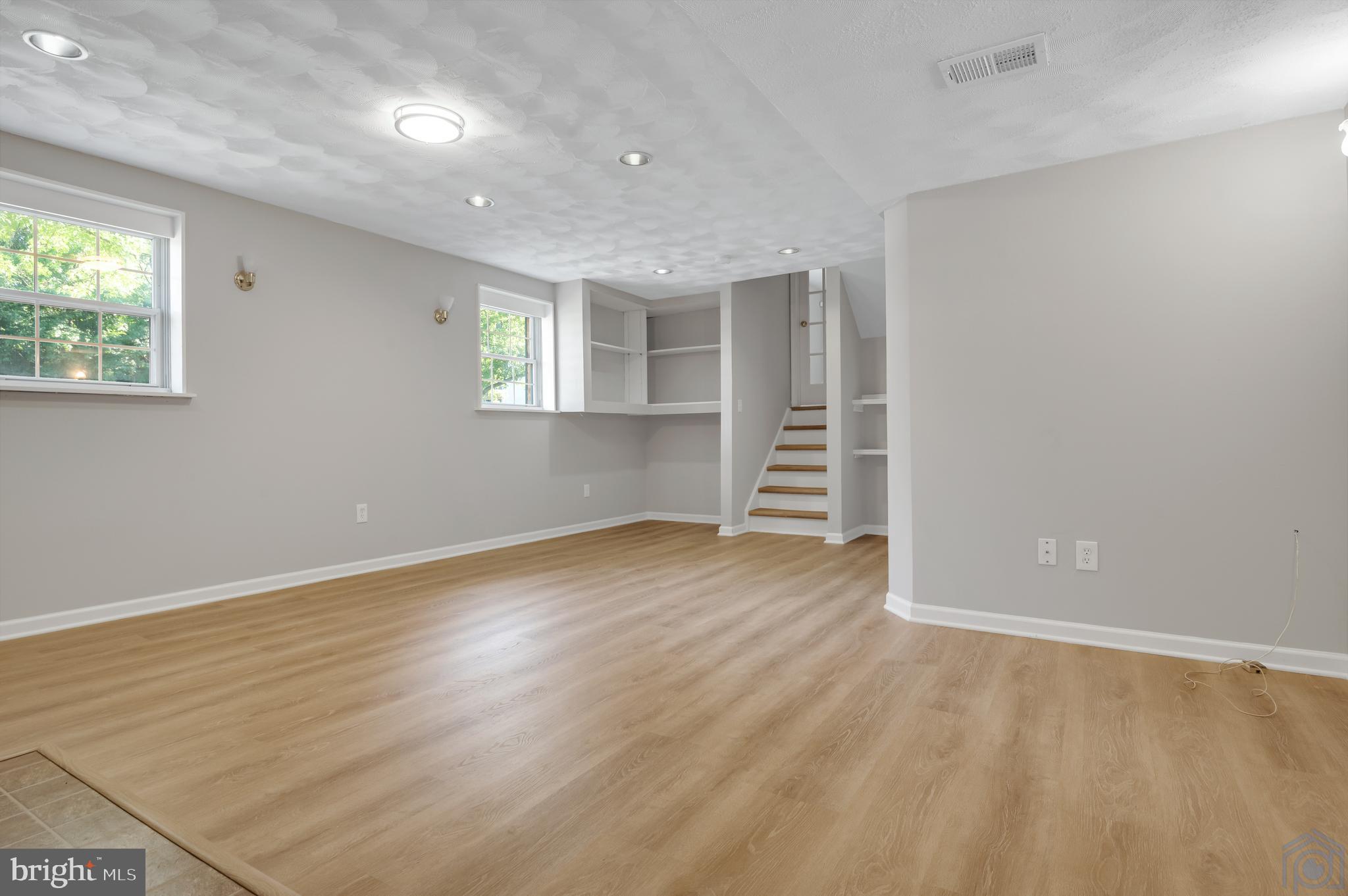 OLD FORT HILLS PLAT FIVE - Residential Lease