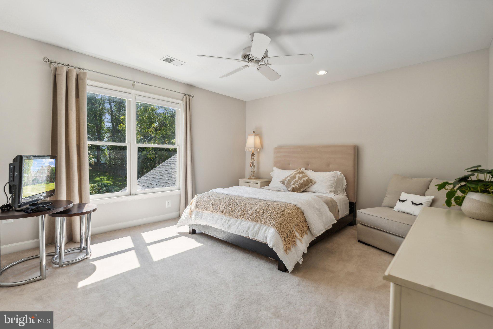 LAKEWOOD ESTATES - Residential