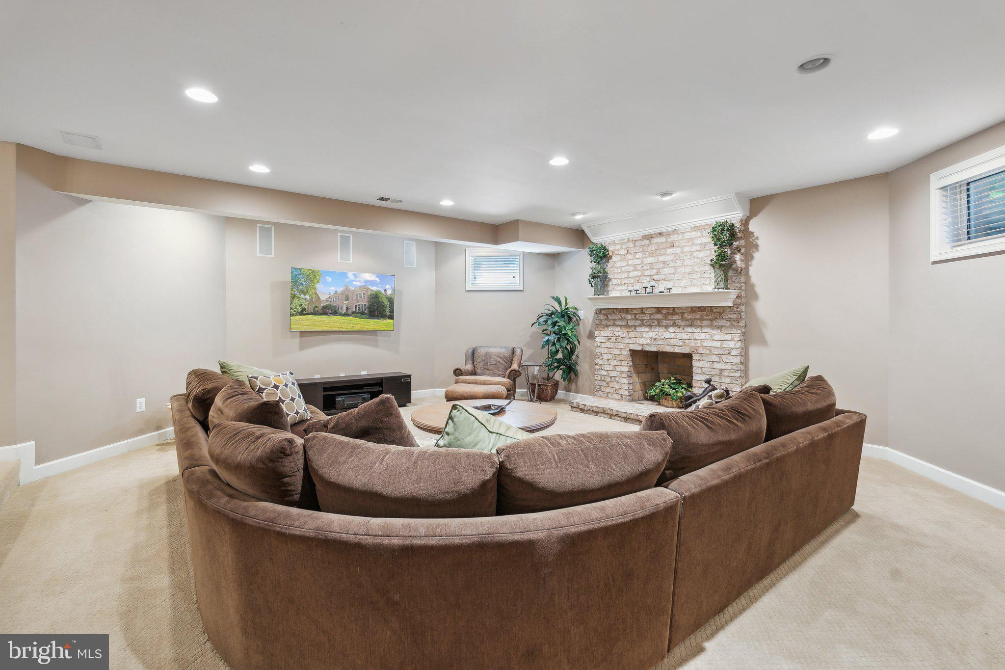 LAKEWOOD ESTATES - Residential