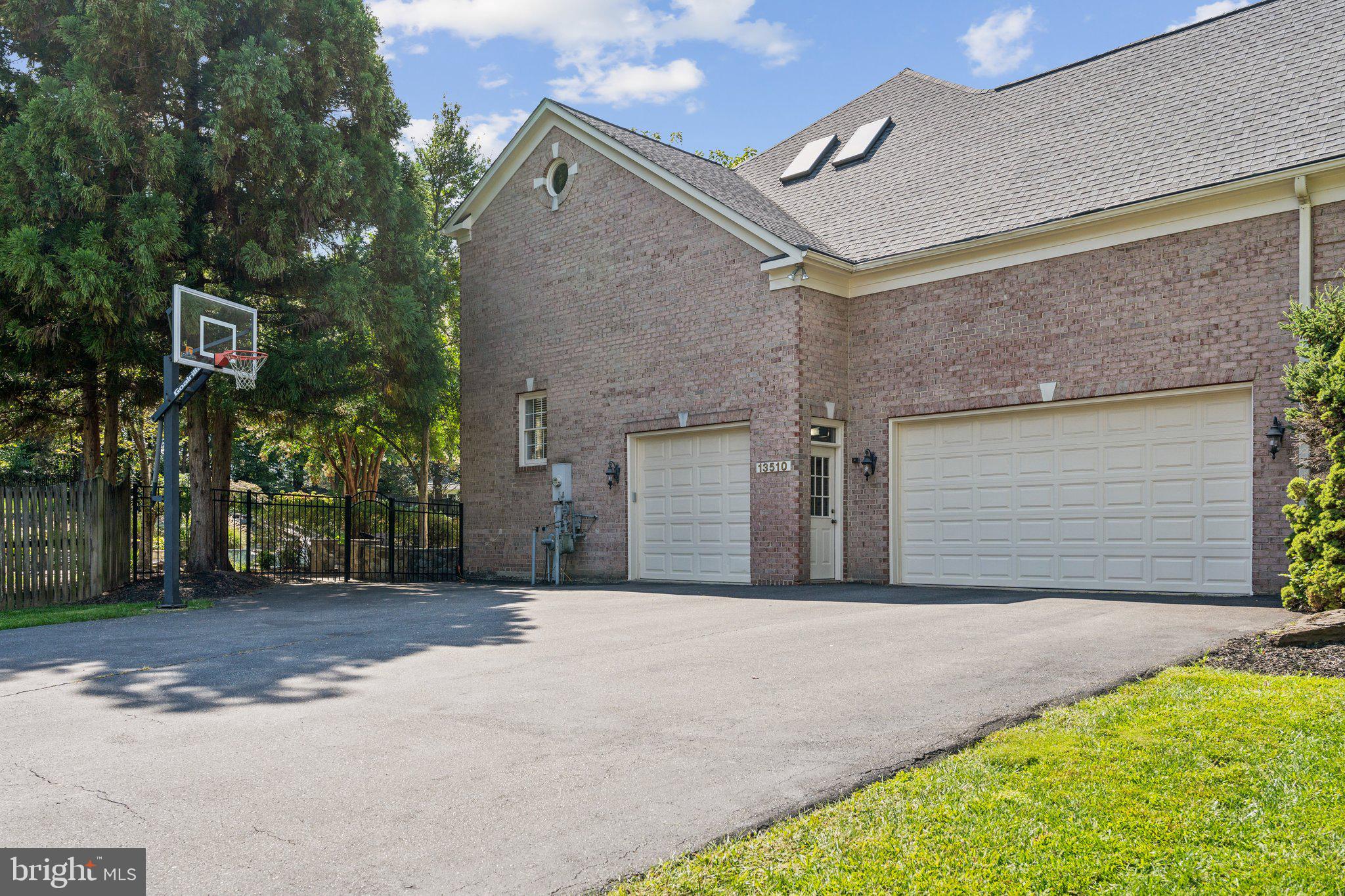 LAKEWOOD ESTATES - Residential