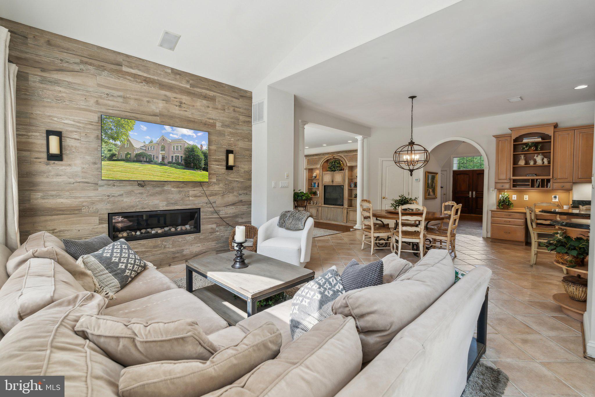 LAKEWOOD ESTATES - Residential