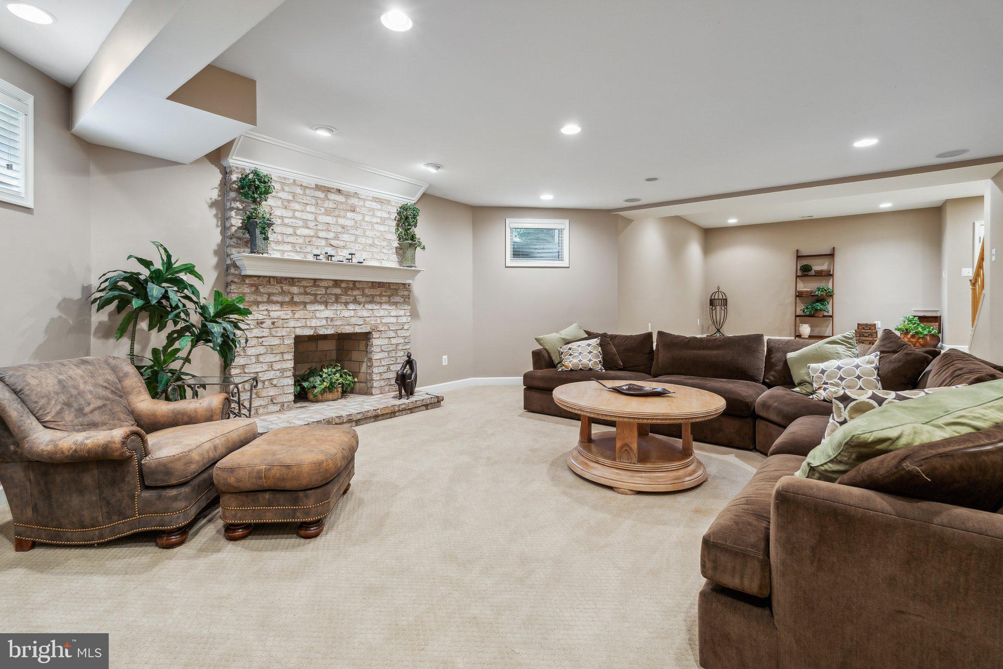 LAKEWOOD ESTATES - Residential