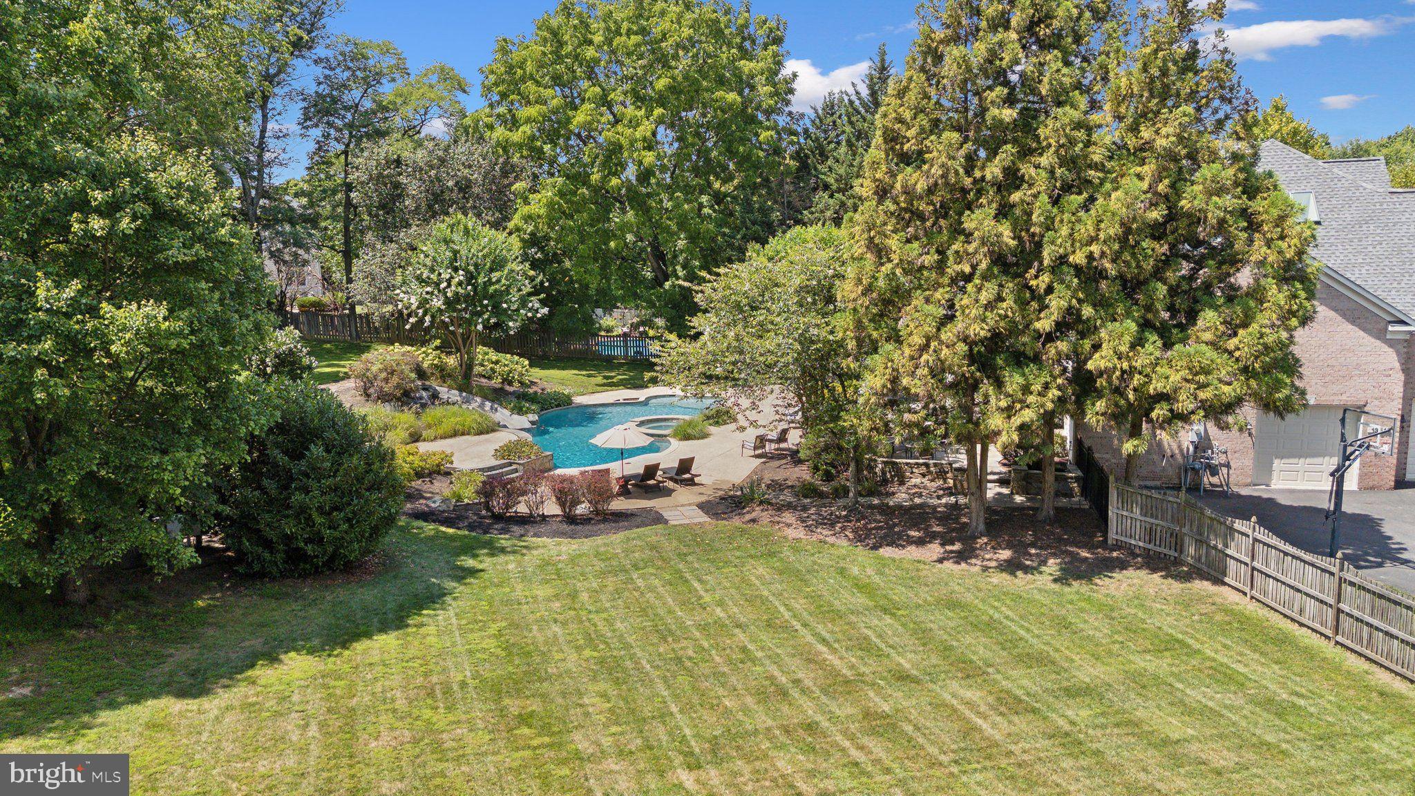 LAKEWOOD ESTATES - Residential