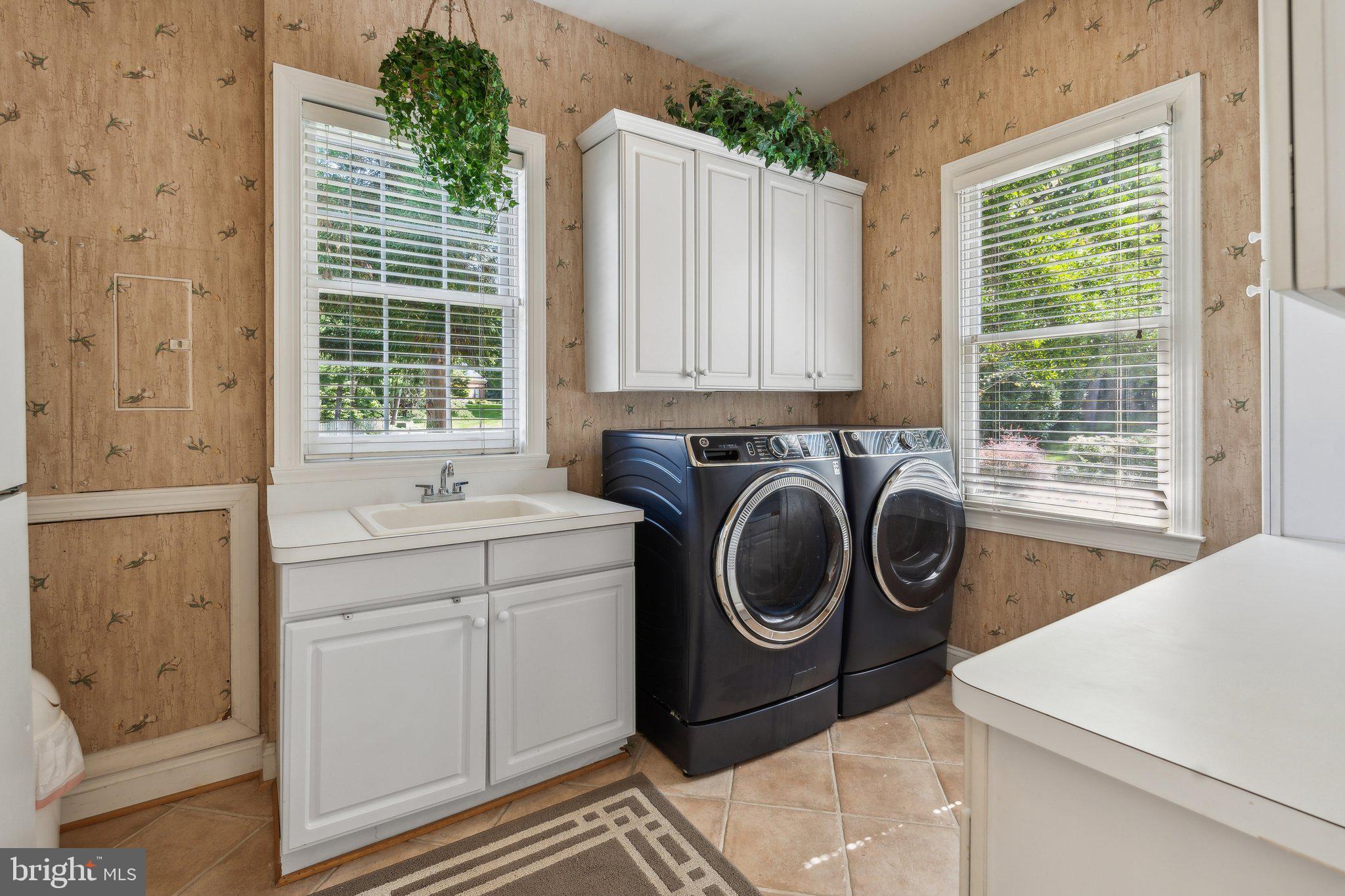 LAKEWOOD ESTATES - Residential