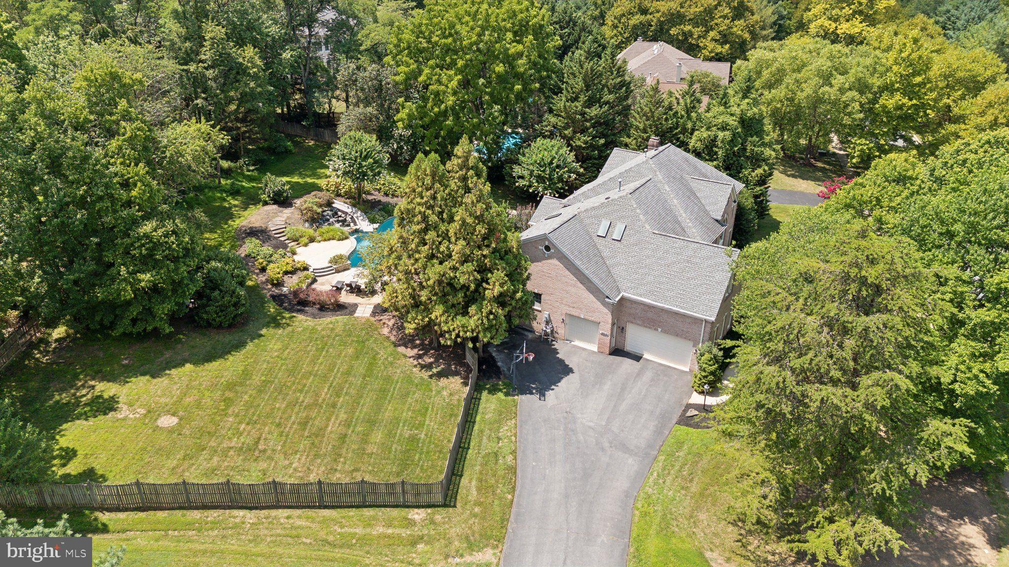 LAKEWOOD ESTATES - Residential