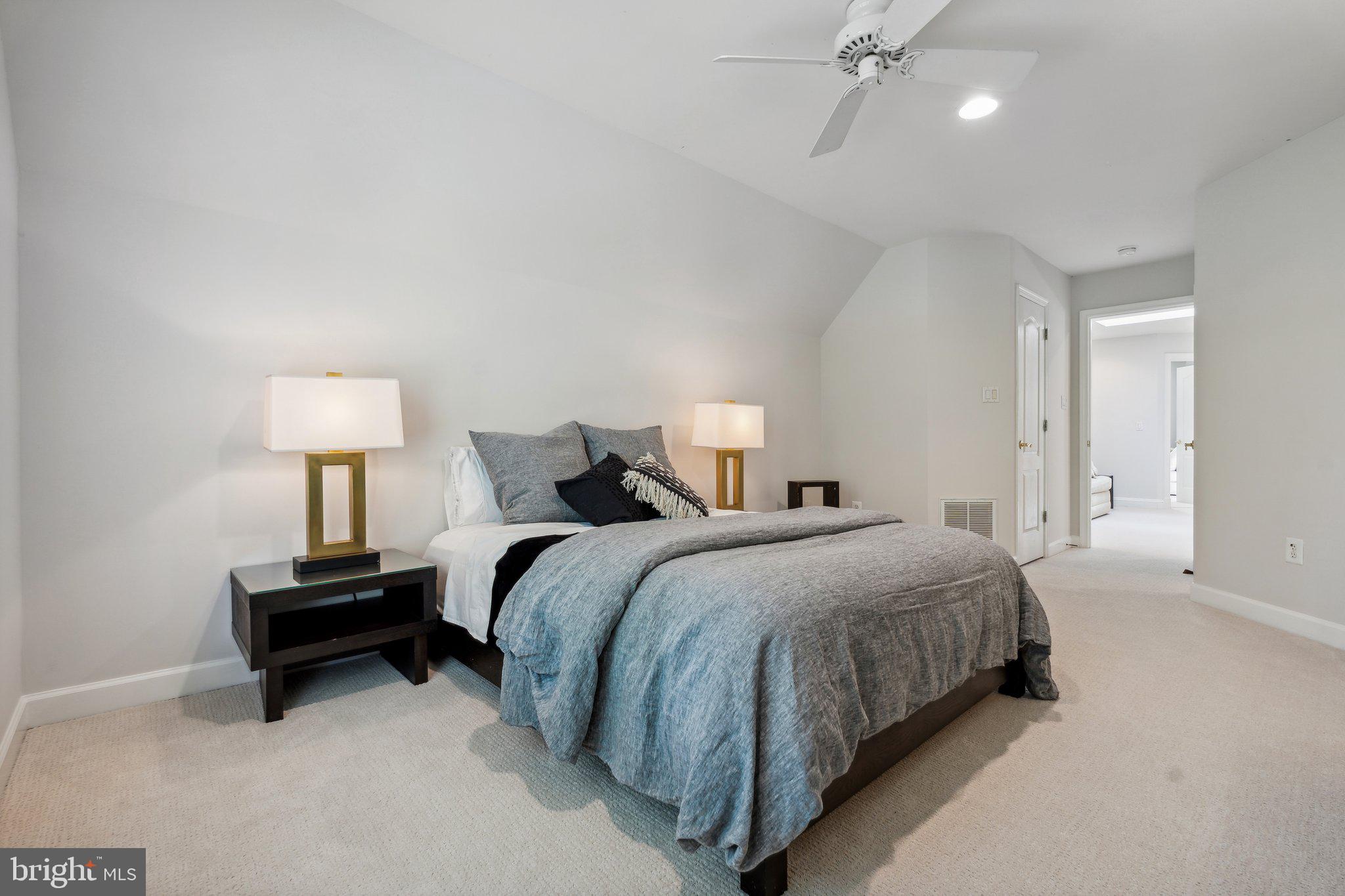 LAKEWOOD ESTATES - Residential