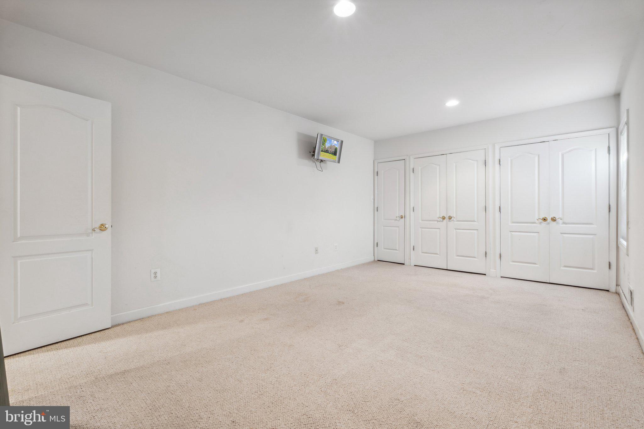 LAKEWOOD ESTATES - Residential