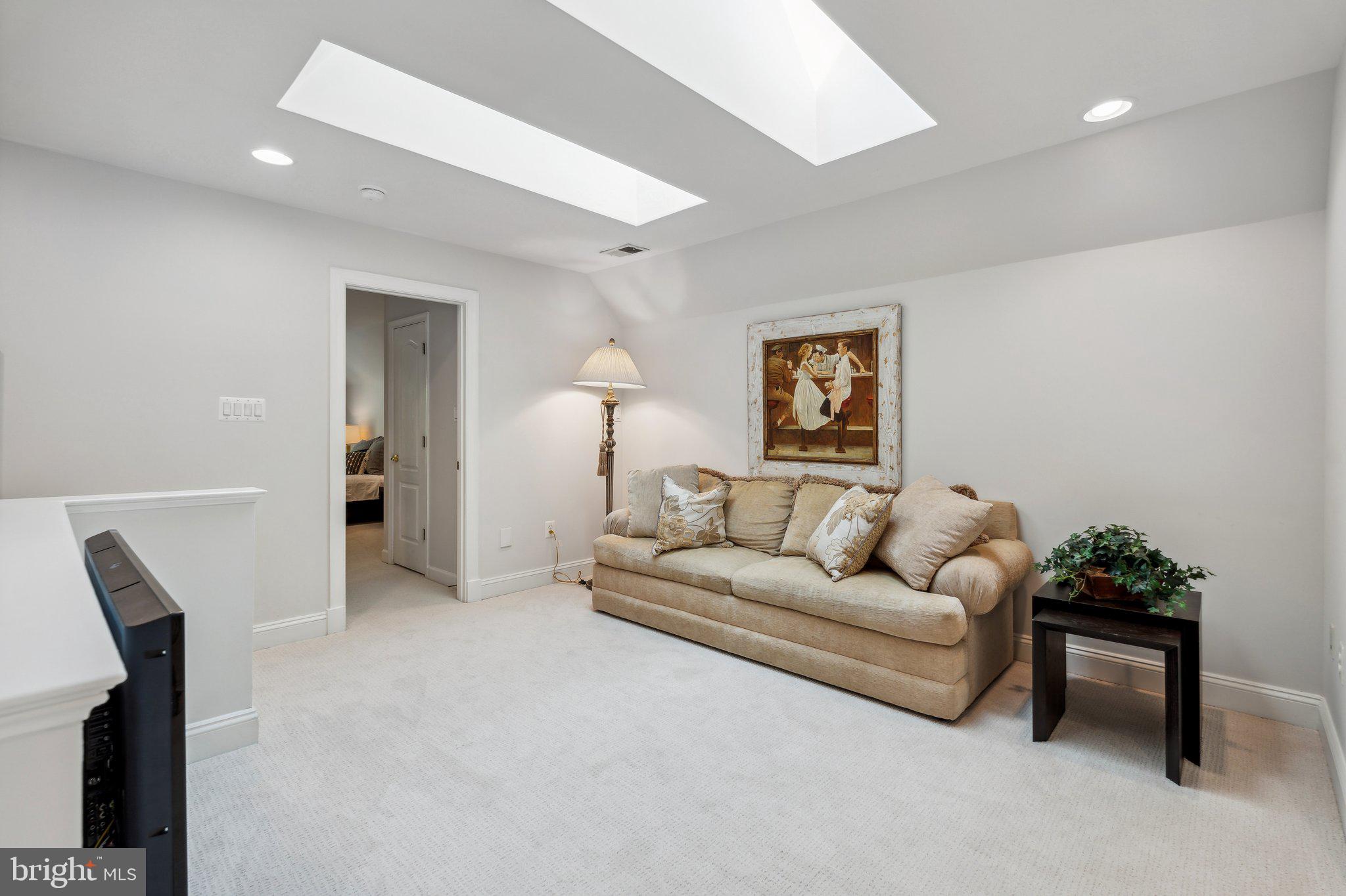 LAKEWOOD ESTATES - Residential