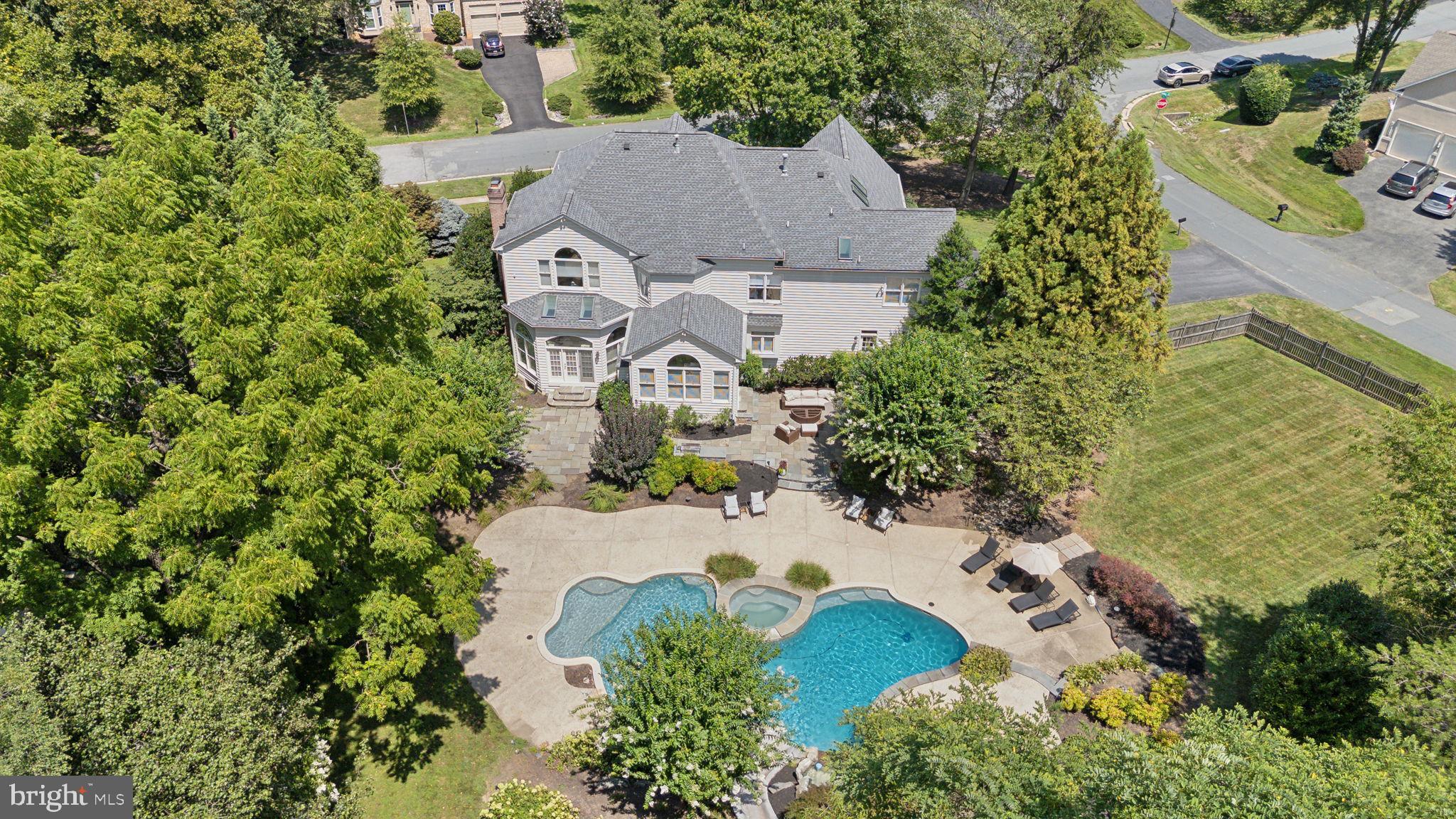 LAKEWOOD ESTATES - Residential