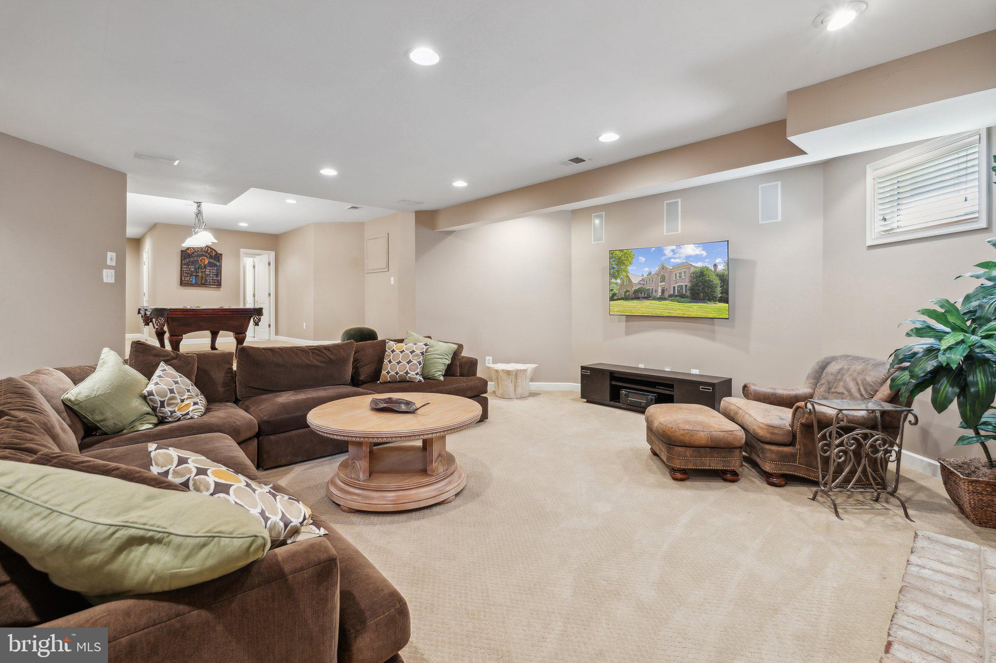 LAKEWOOD ESTATES - Residential