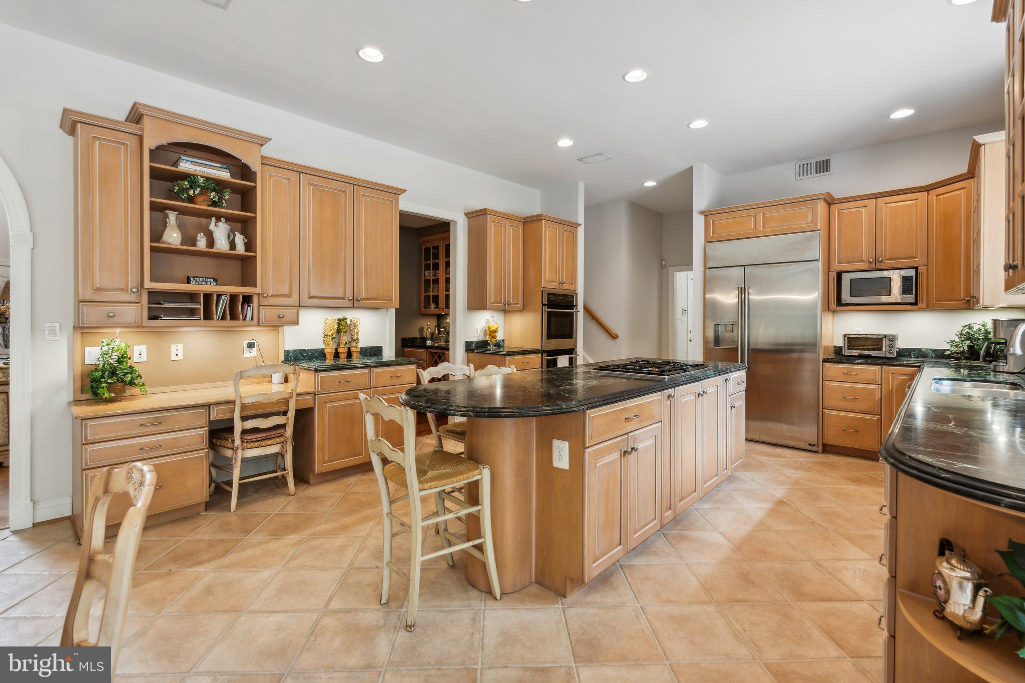 LAKEWOOD ESTATES - Residential