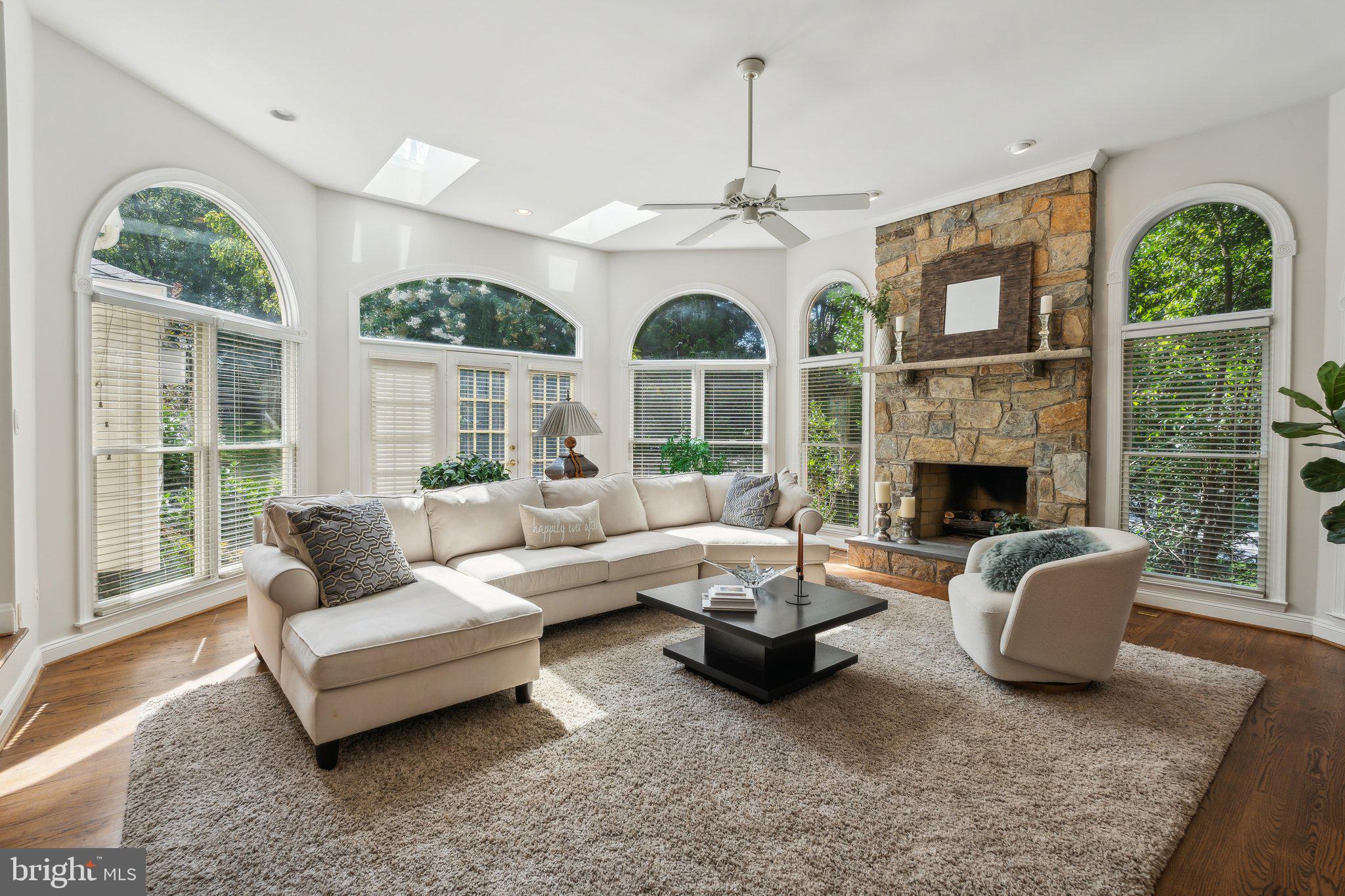 LAKEWOOD ESTATES - Residential