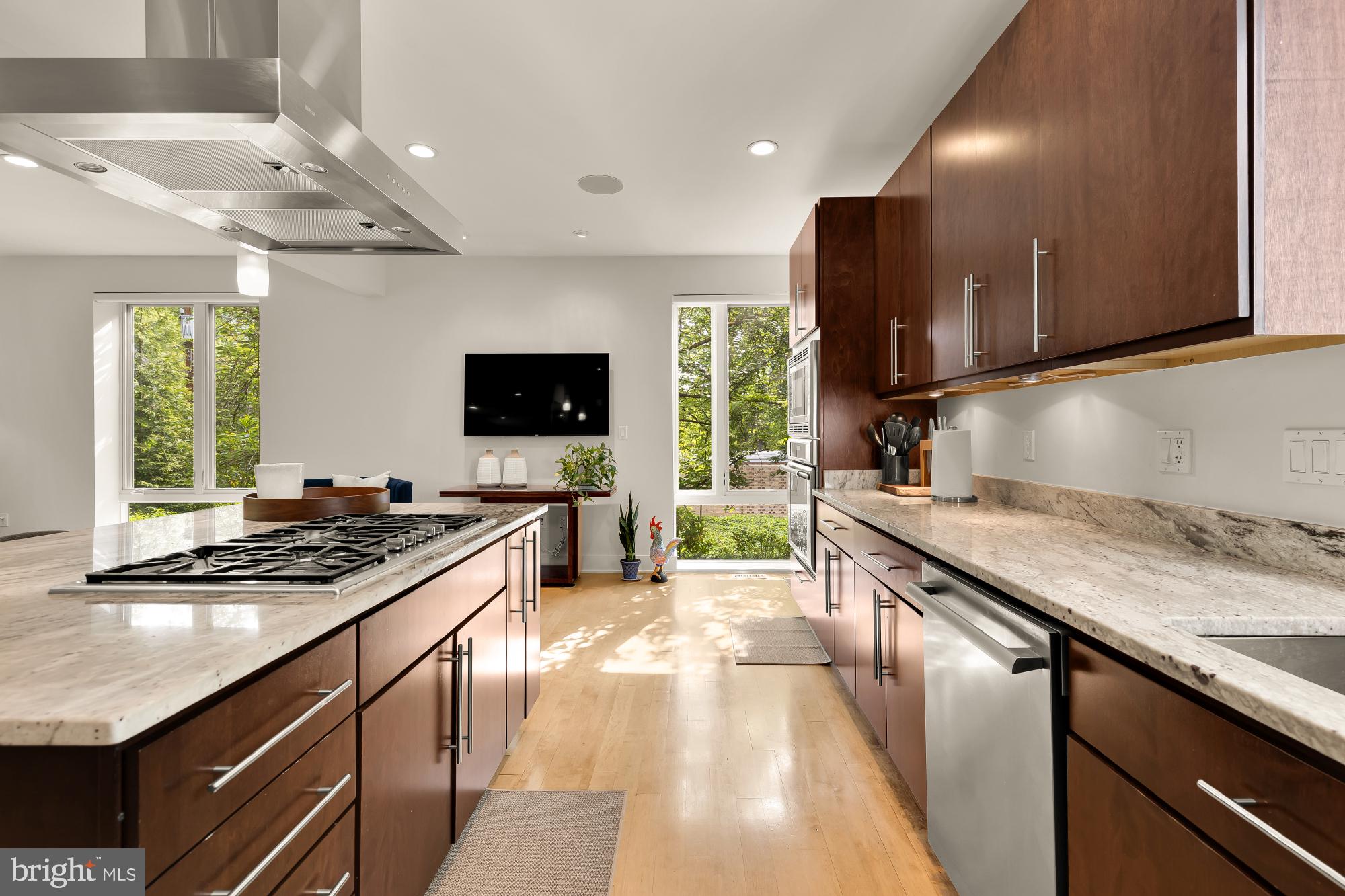 FOREST HILLS - Residential