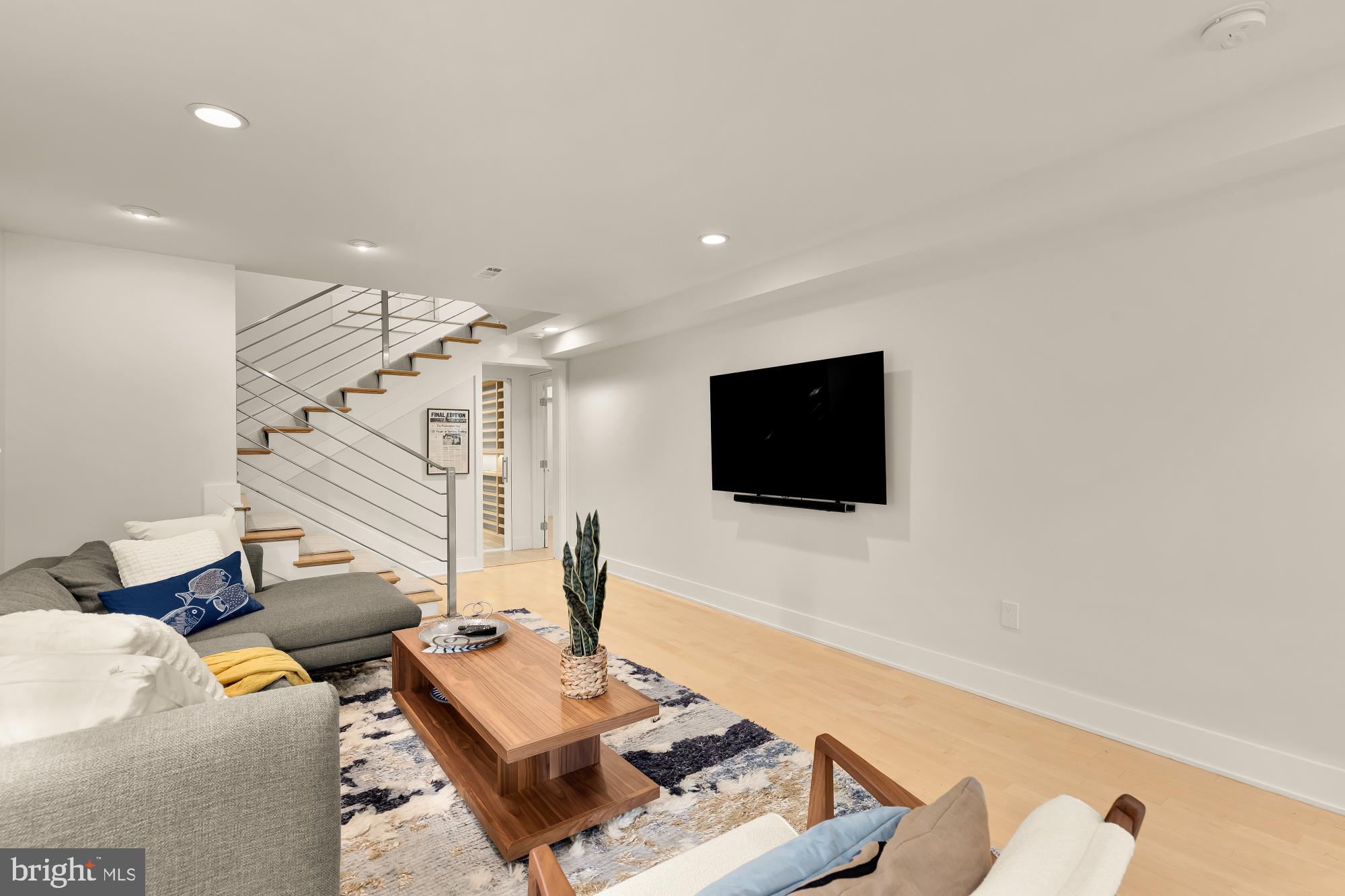 FOREST HILLS - Residential