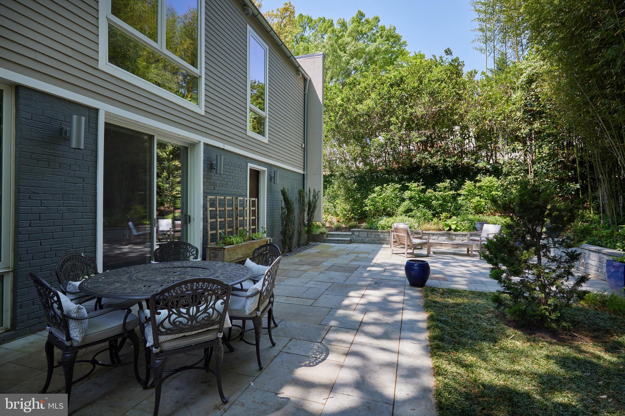 FOREST HILLS - Residential