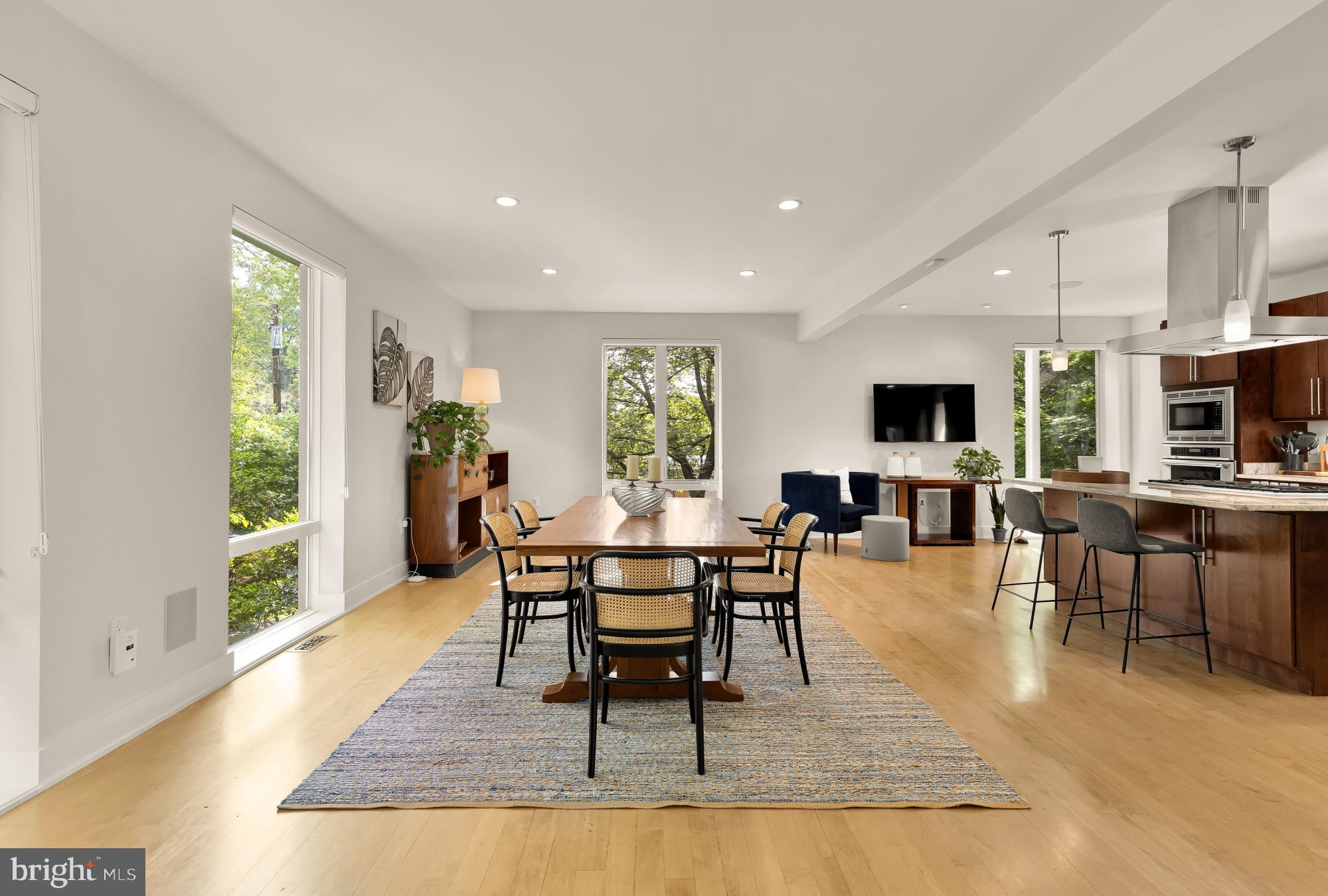 FOREST HILLS - Residential