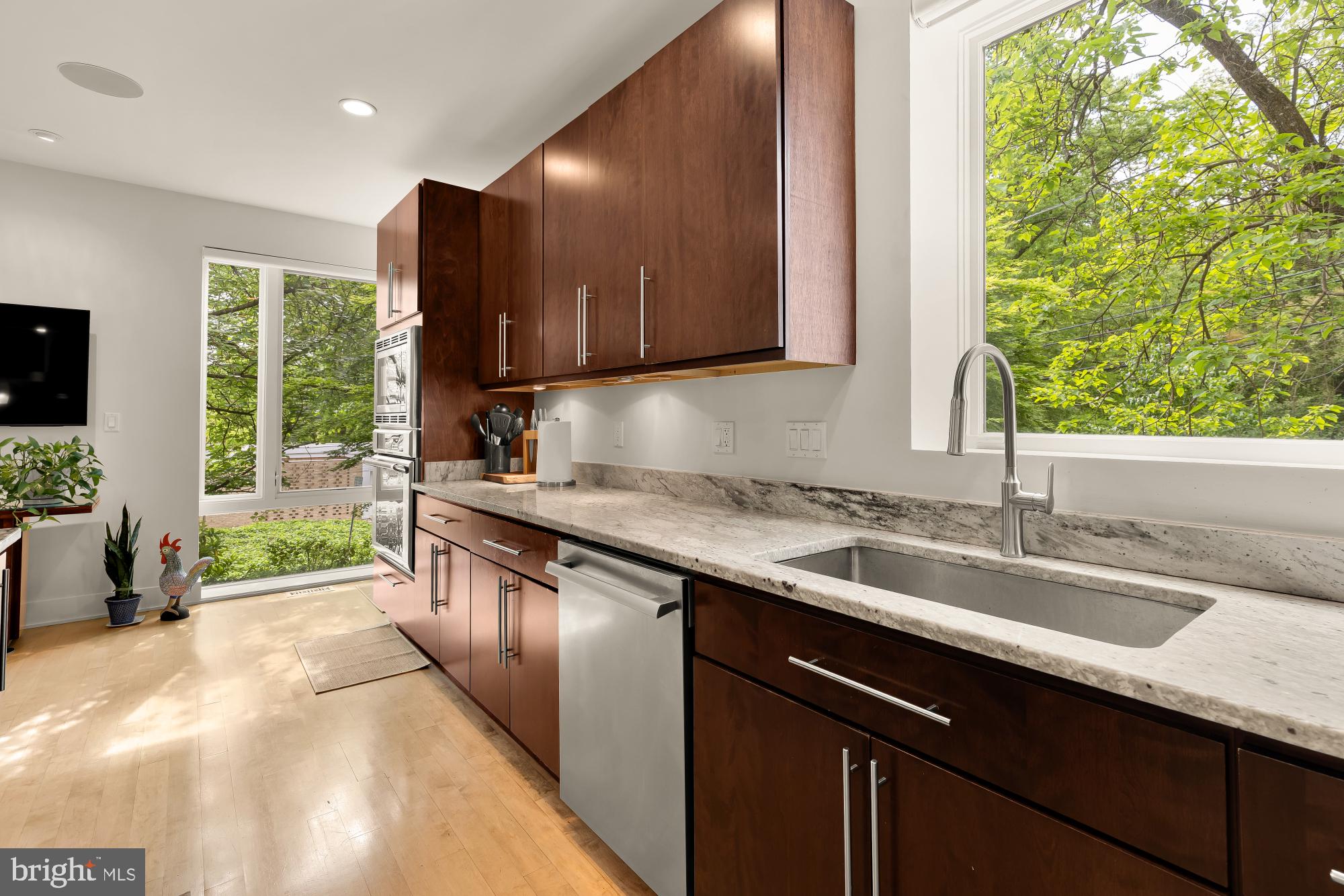 FOREST HILLS - Residential