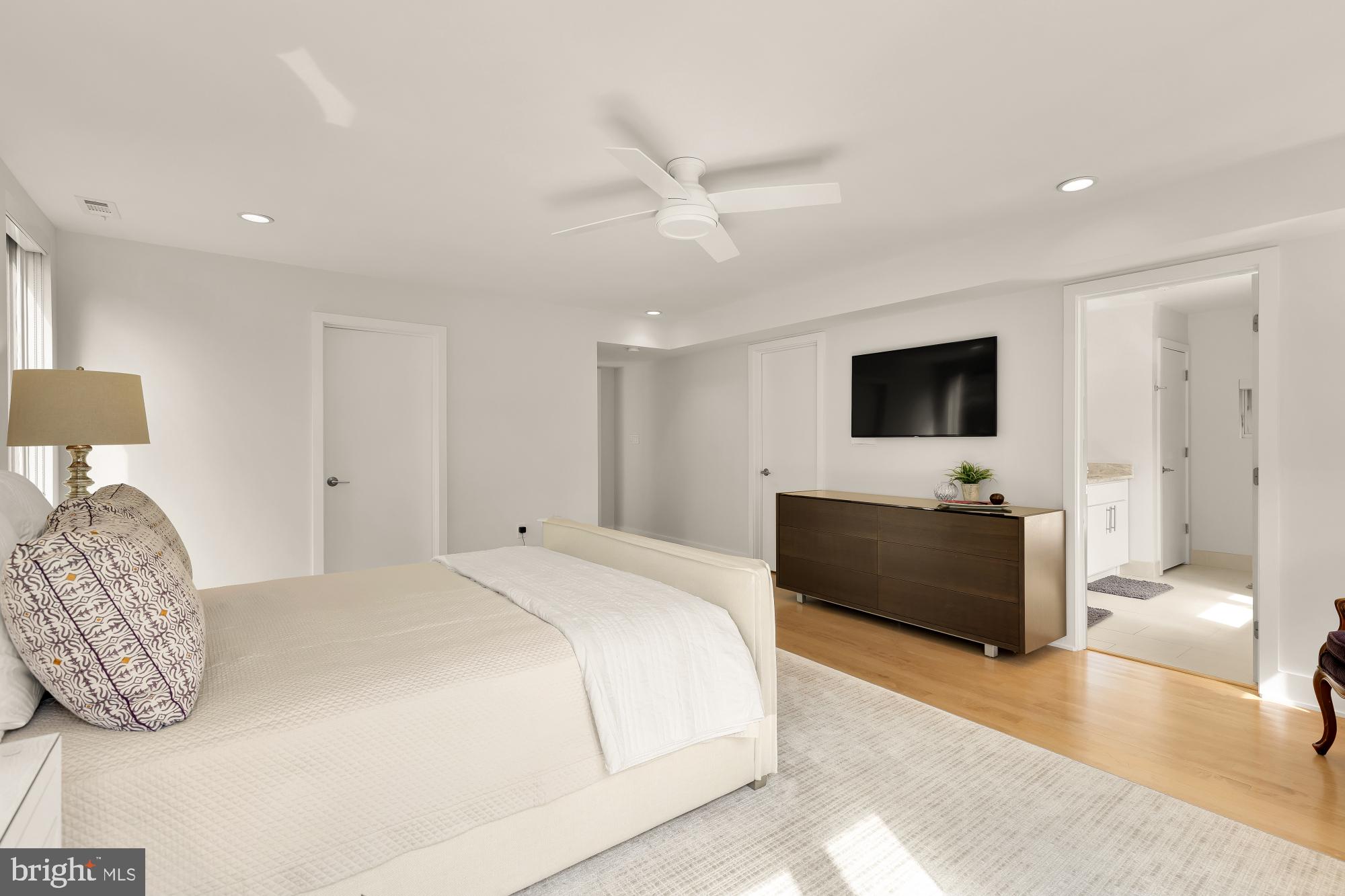 FOREST HILLS - Residential