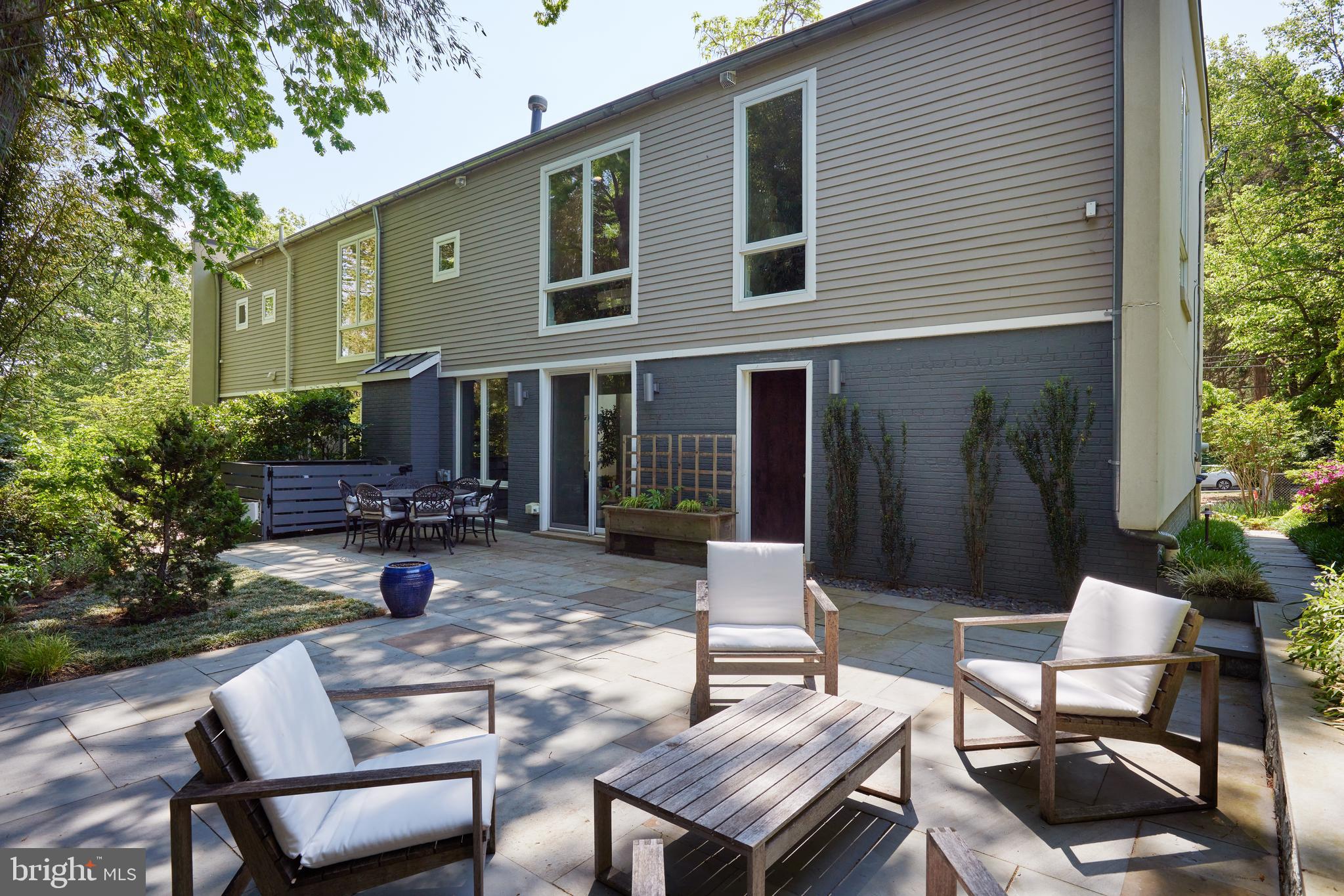 FOREST HILLS - Residential