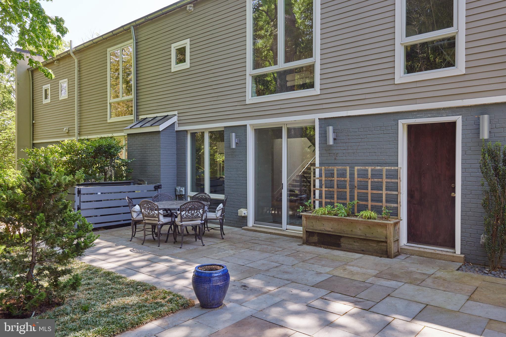 FOREST HILLS - Residential
