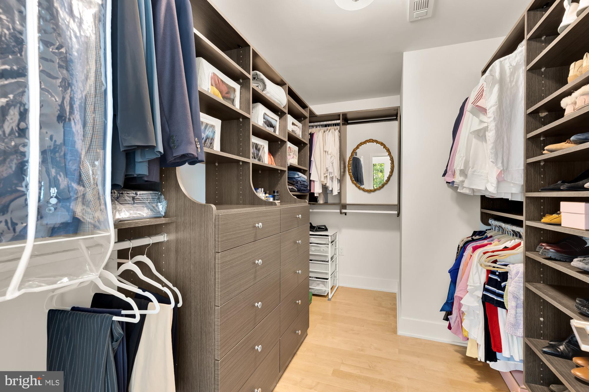 FOREST HILLS - Residential