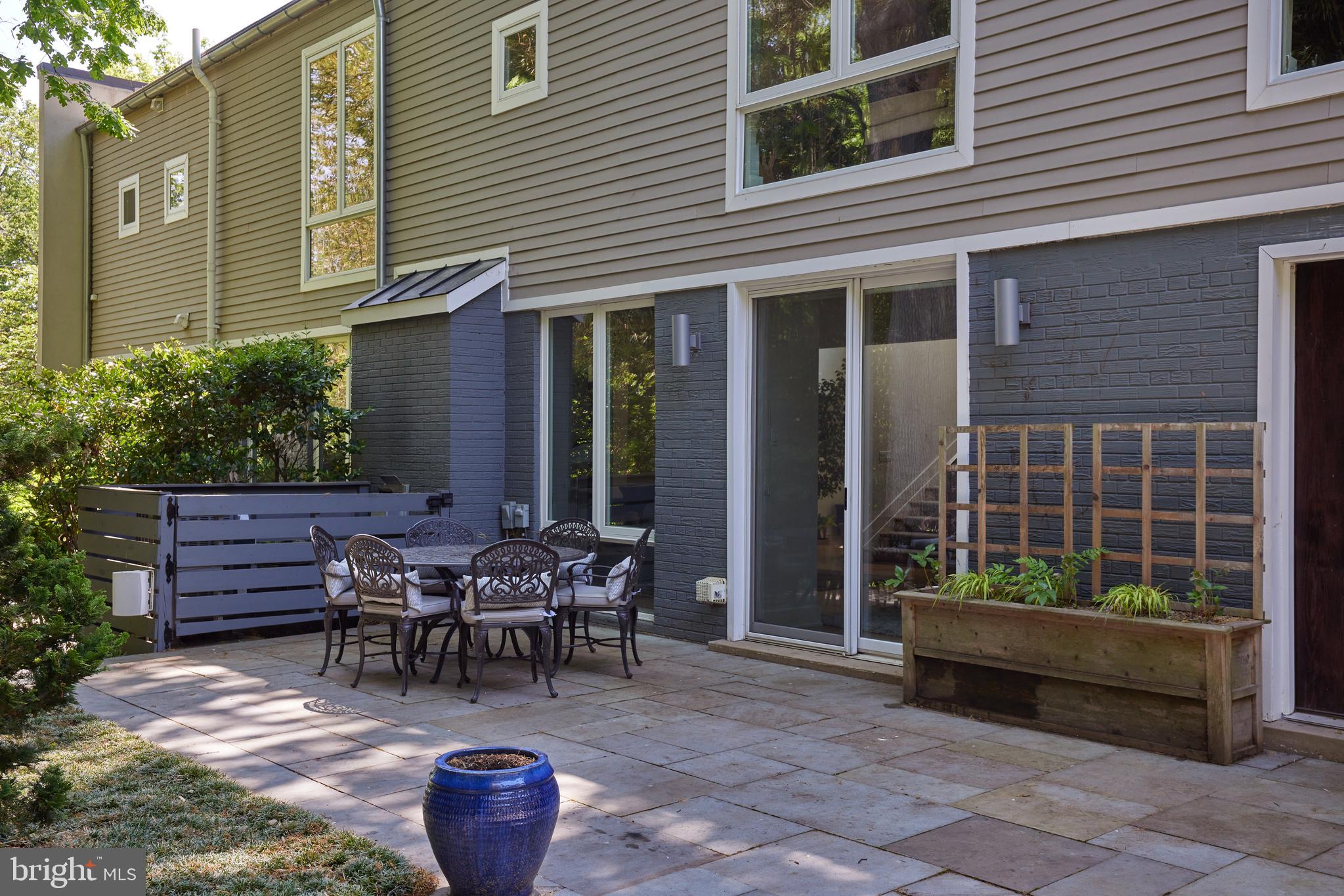 FOREST HILLS - Residential