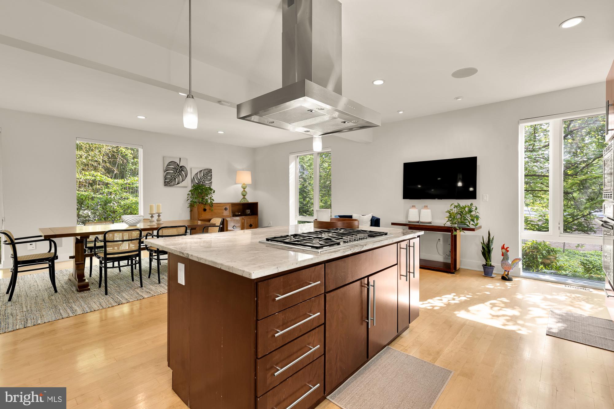 FOREST HILLS - Residential
