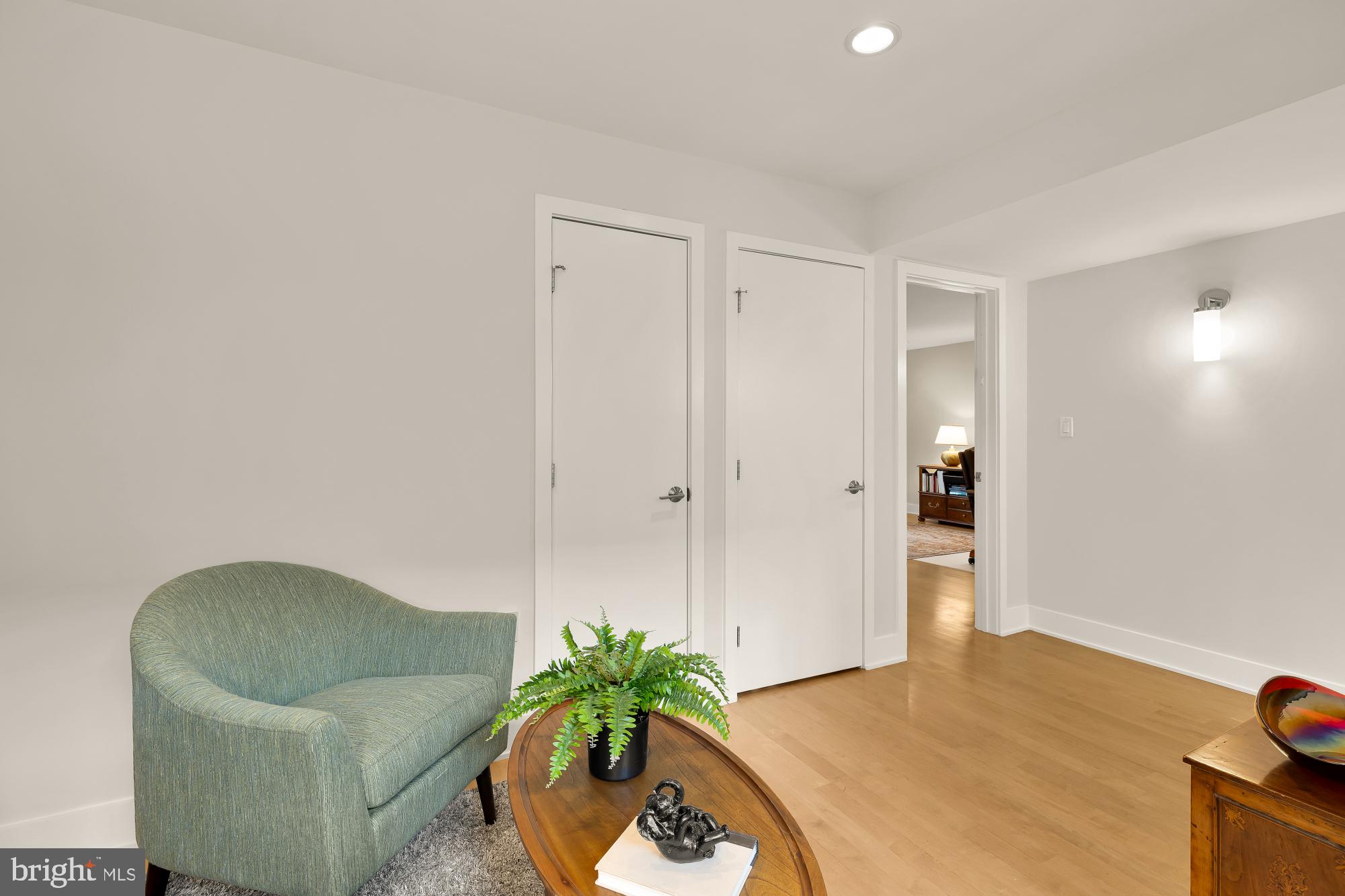 FOREST HILLS - Residential