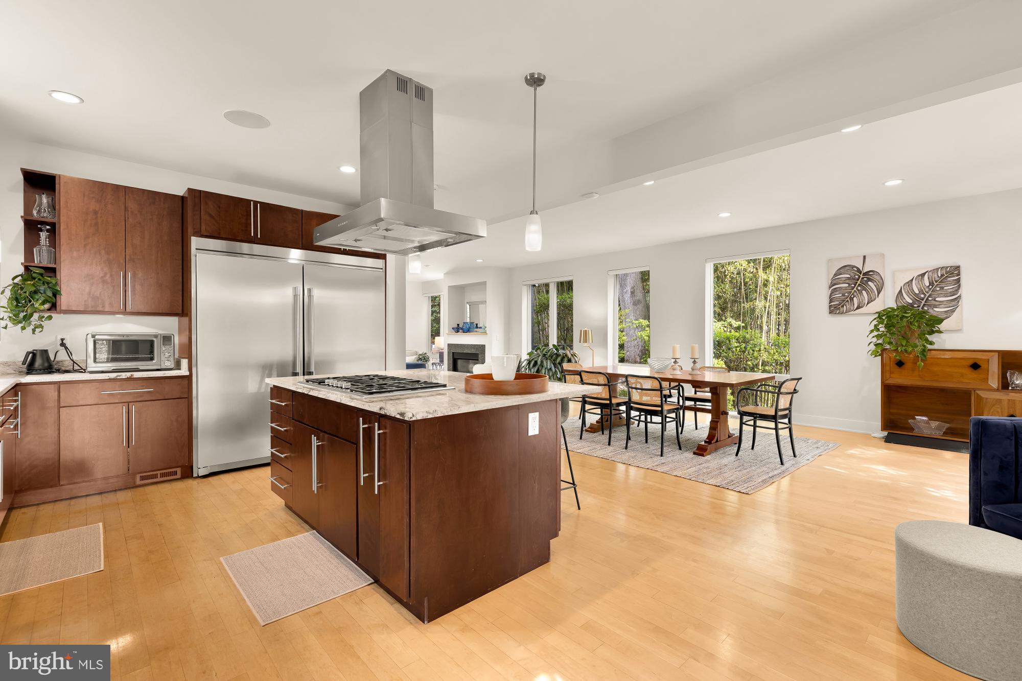 FOREST HILLS - Residential