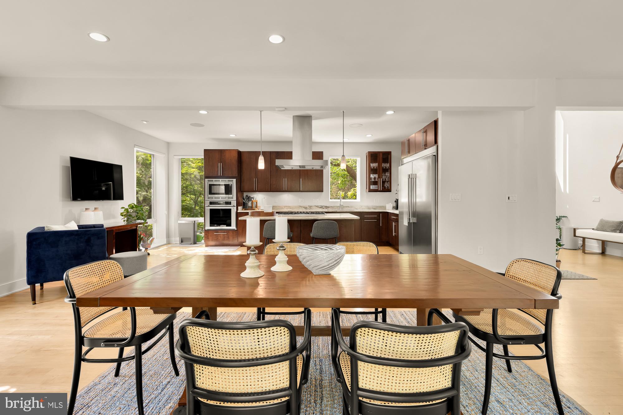 FOREST HILLS - Residential