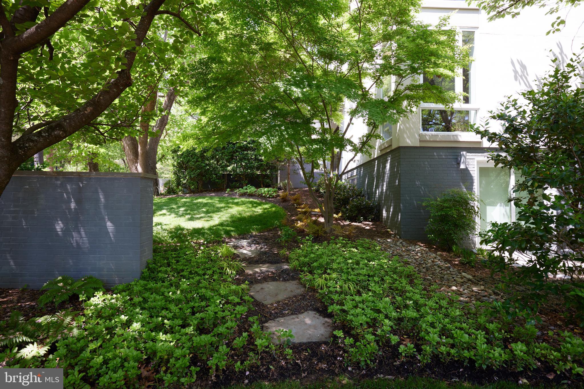FOREST HILLS - Residential