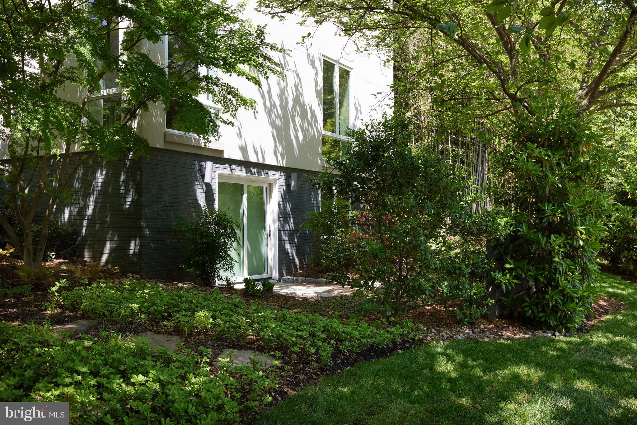 FOREST HILLS - Residential