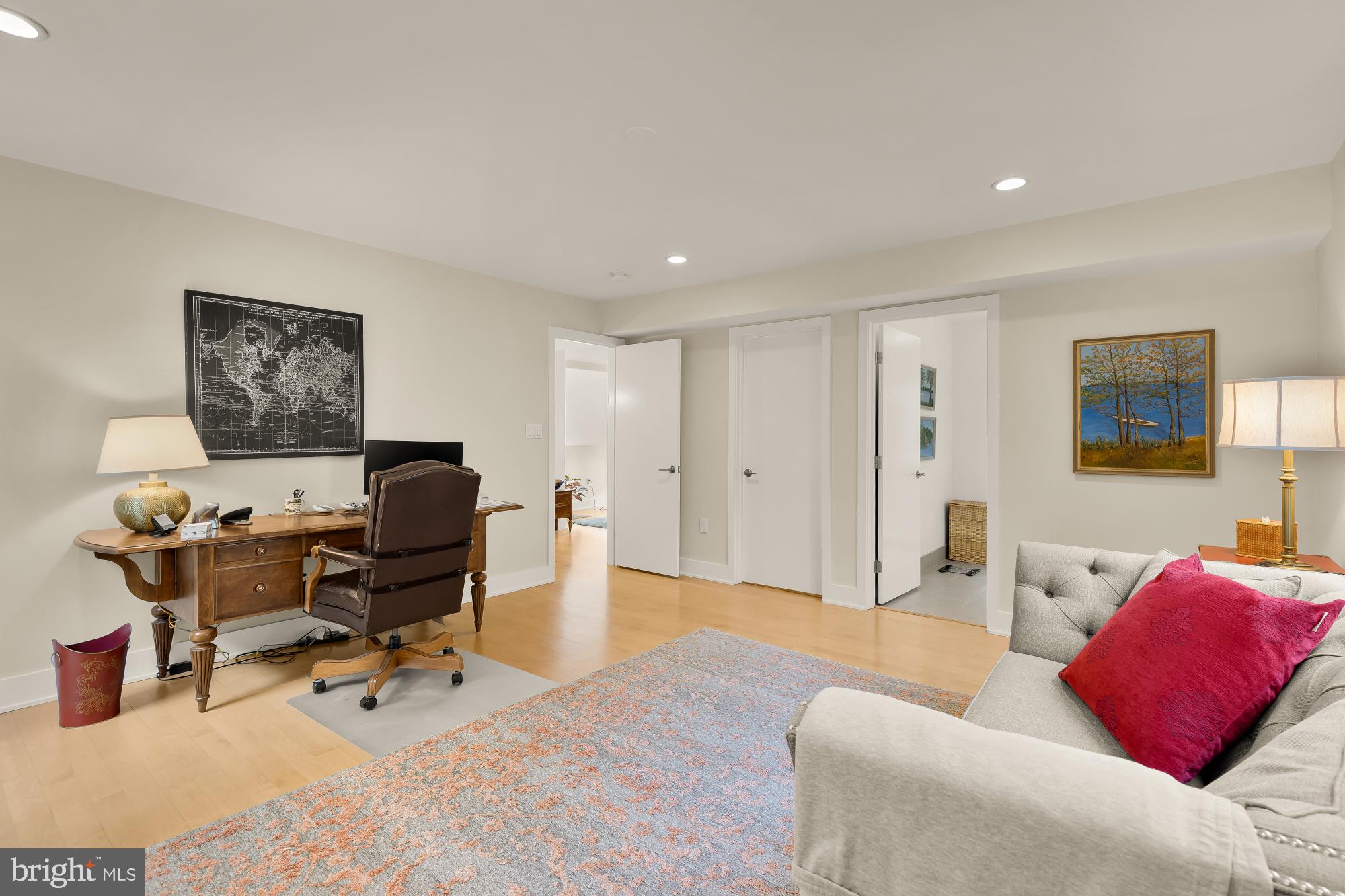 FOREST HILLS - Residential