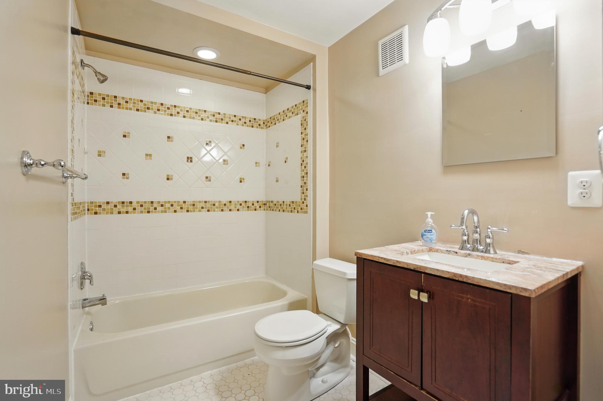 UPTON VILLAGE NORTH - Residential